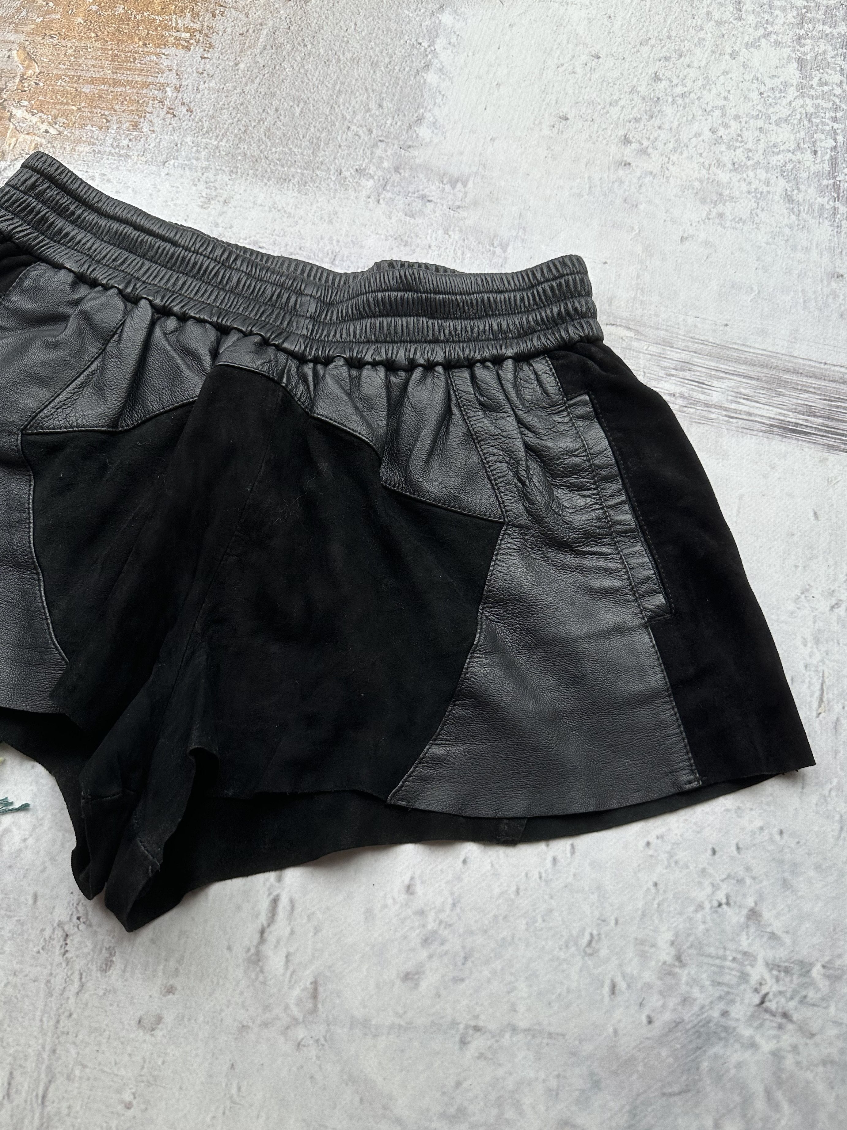 Genuine Leather Vintage Suede Leather Mini Shorts A520(188) Size 27" / US 4 / IT 40 - 3 Thumbnail