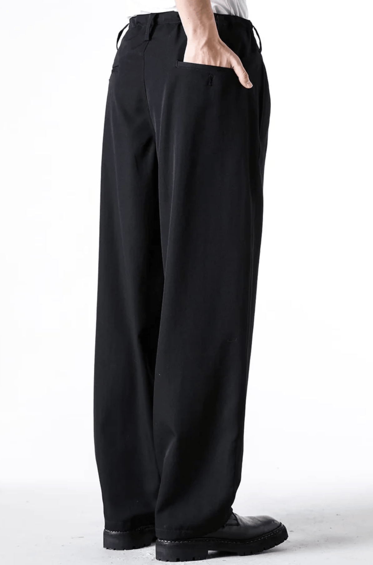 Yohji Yamamoto Yohji Yamamoto Pour Homme LIN LIENE Class Draw String Pants Size US 30 / EU 46 - 5 Thumbnail