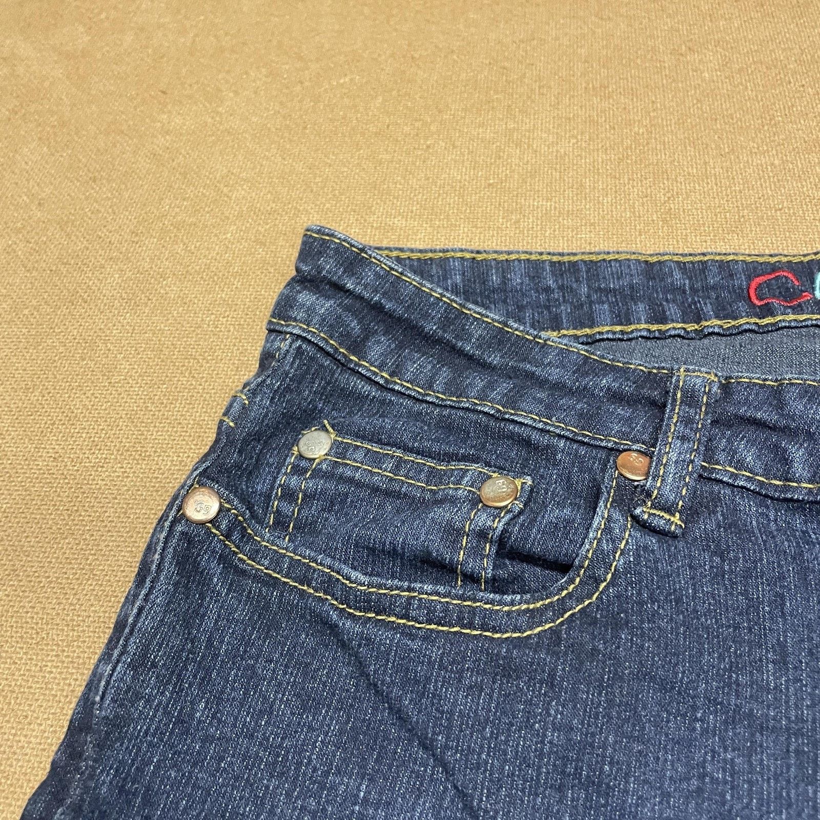 Coogi Coogi Jeans Womens 9/10 Dark Wash Embroidered Butterfly Size 30" / US 8 / IT 44 - 9 Thumbnail