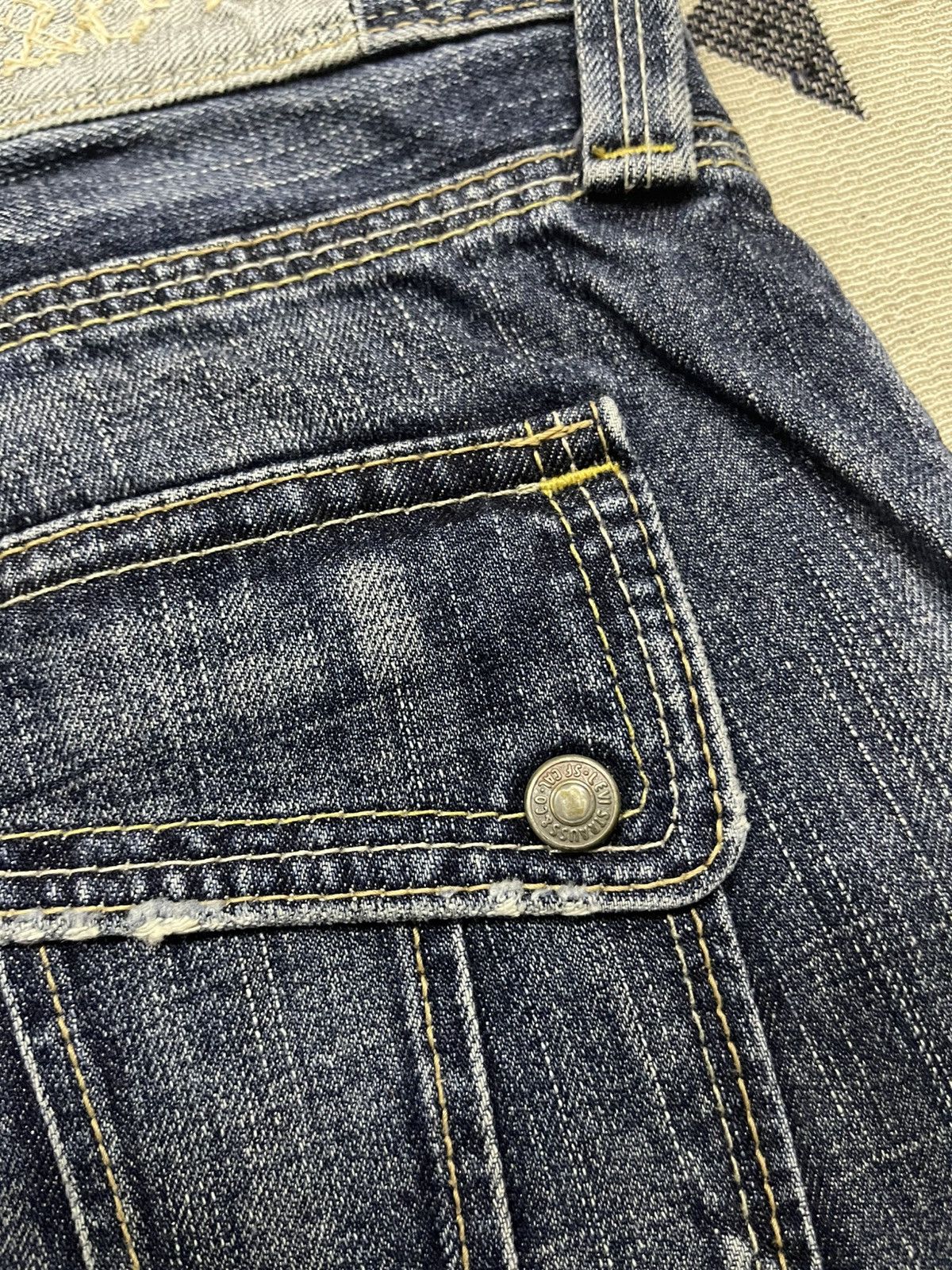 Levi's 2000s LEVIS WASHABLE FLARE JEANS Size 29" - 23 Thumbnail