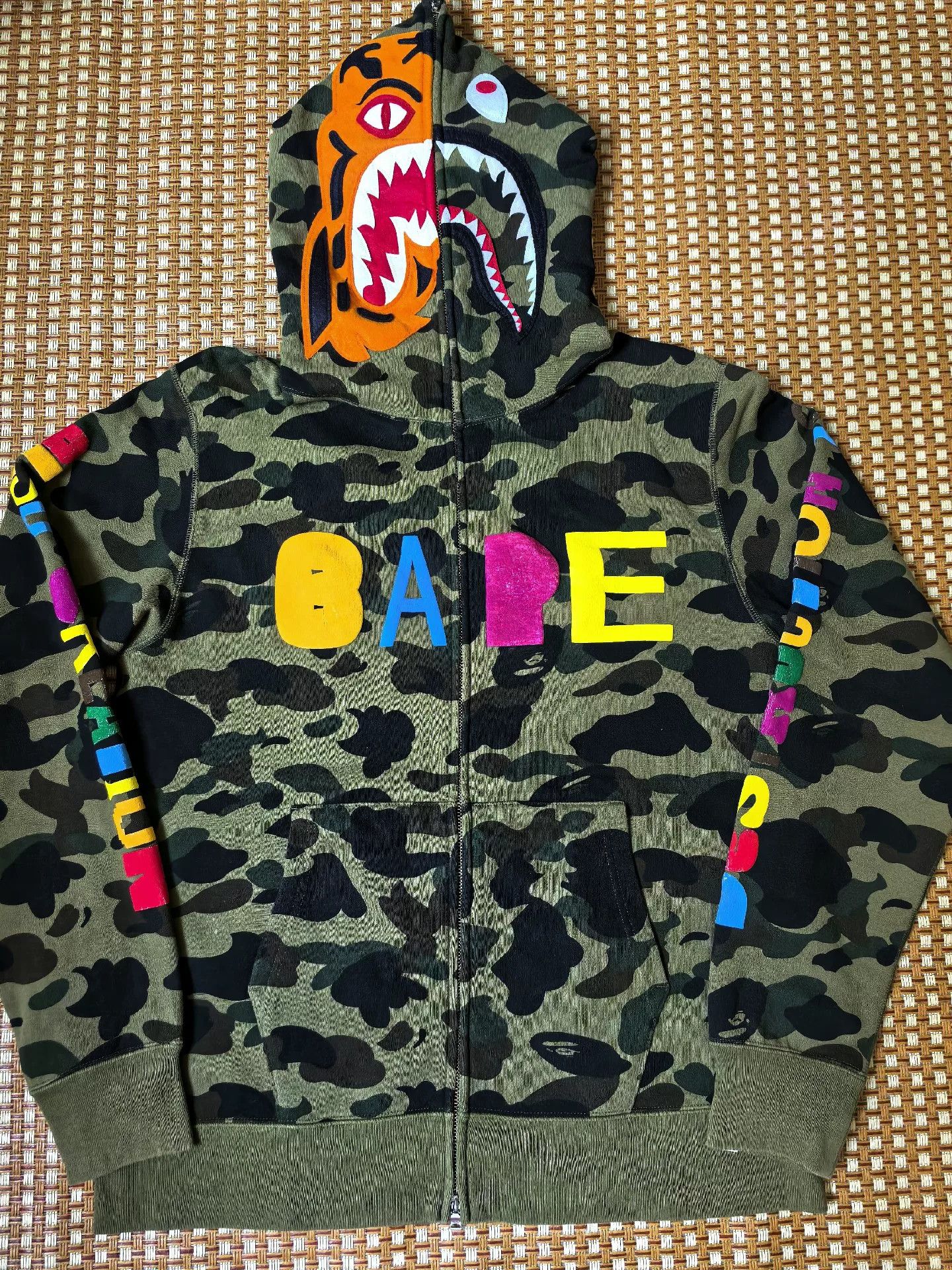 Bape Bape Green Shark Sweatshirt Pullover Size US L / EU 52-54 / 3 - 1 Thumbnail