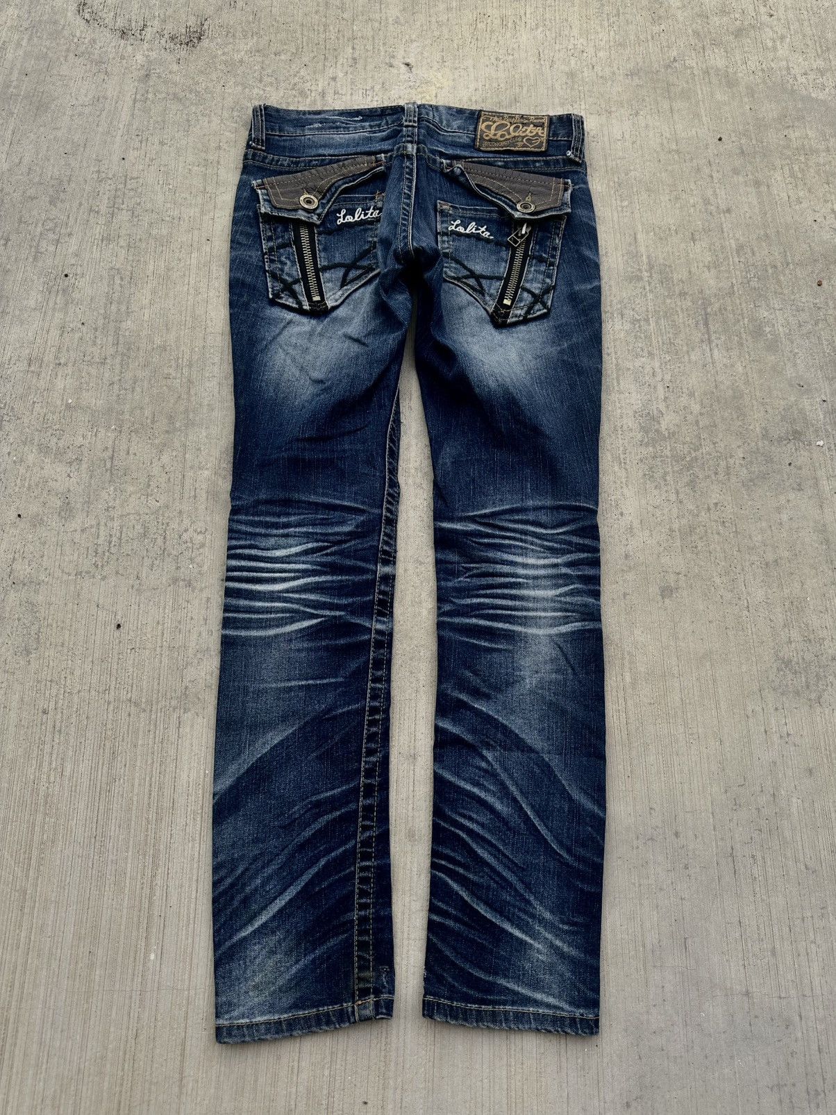 Japanese Brand 2000s lolita genuine leather backpocket whisker wash jeans Size 32" / US 10 / IT 46 - 1 Thumbnail