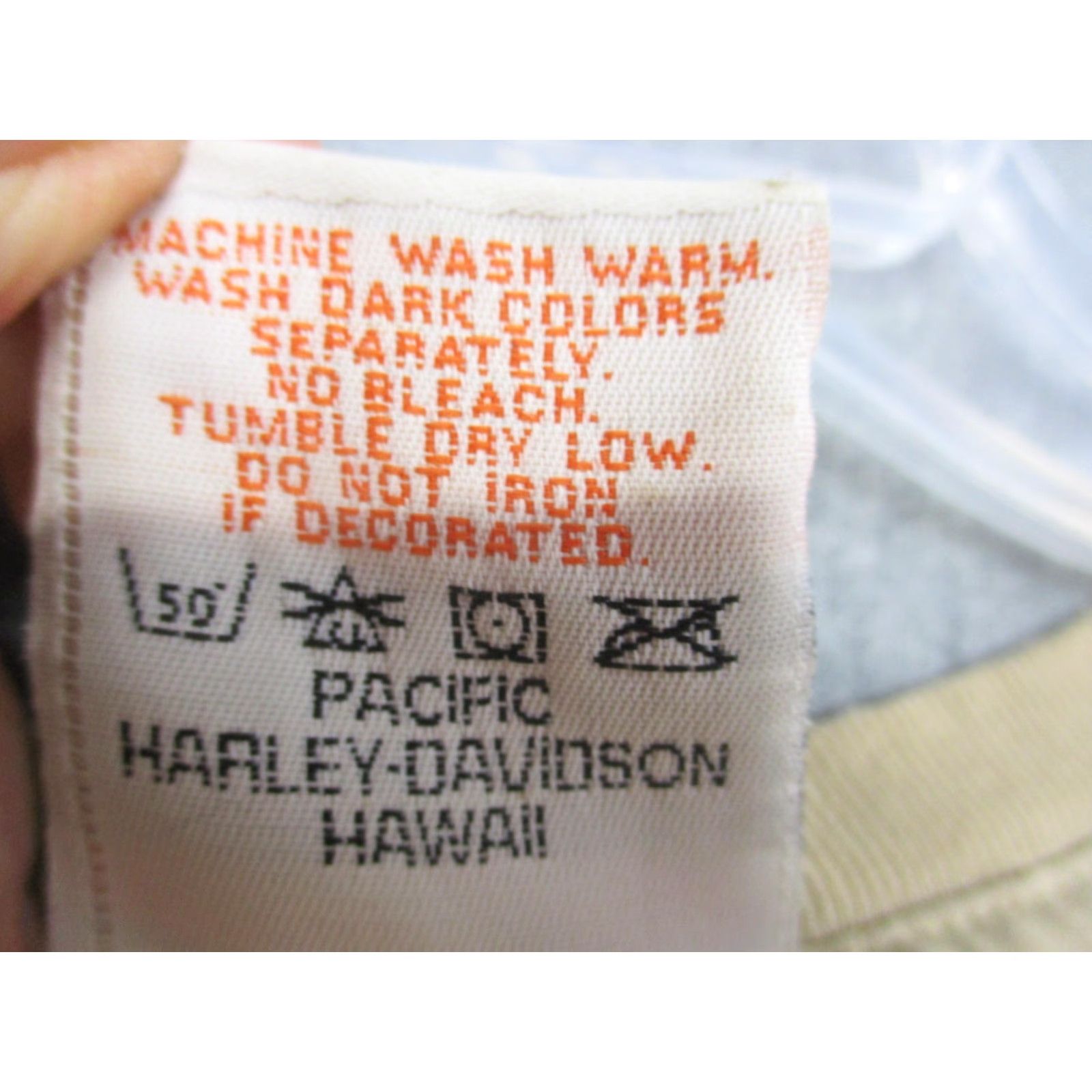 Harley Davidson VINTAGE Harley-Davidson Shirt Mens M Pacific Aloha Waikiki Hawaii 1999 USA Beige Crew Neck Graphic Print Skull 100% Cotton Short Sleeve Made in USA Size US M / EU 48-50 / 2 - 5 Thumbnail