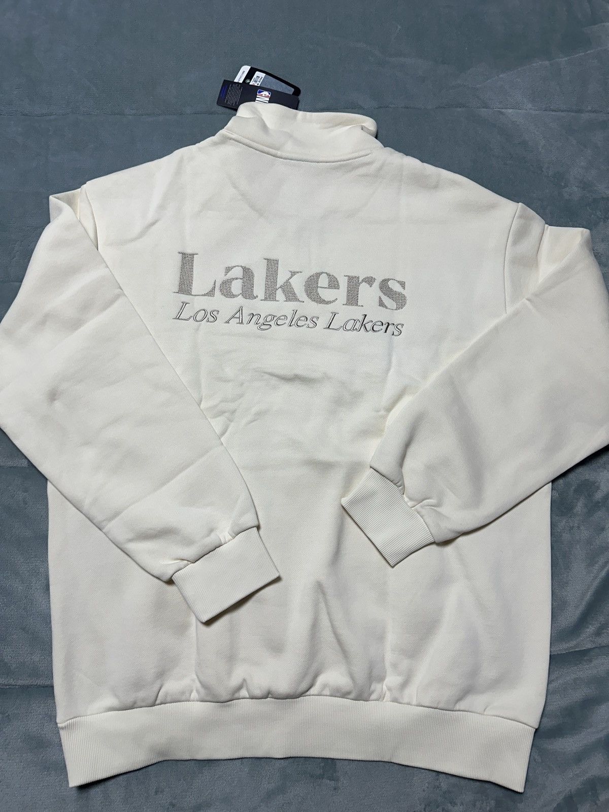 NBA NBA Lakers Team Issued 1/4 Zip Ivory Sweatshirt Men Sz XL Size US XL / EU 56 / 4 - 1 Thumbnail