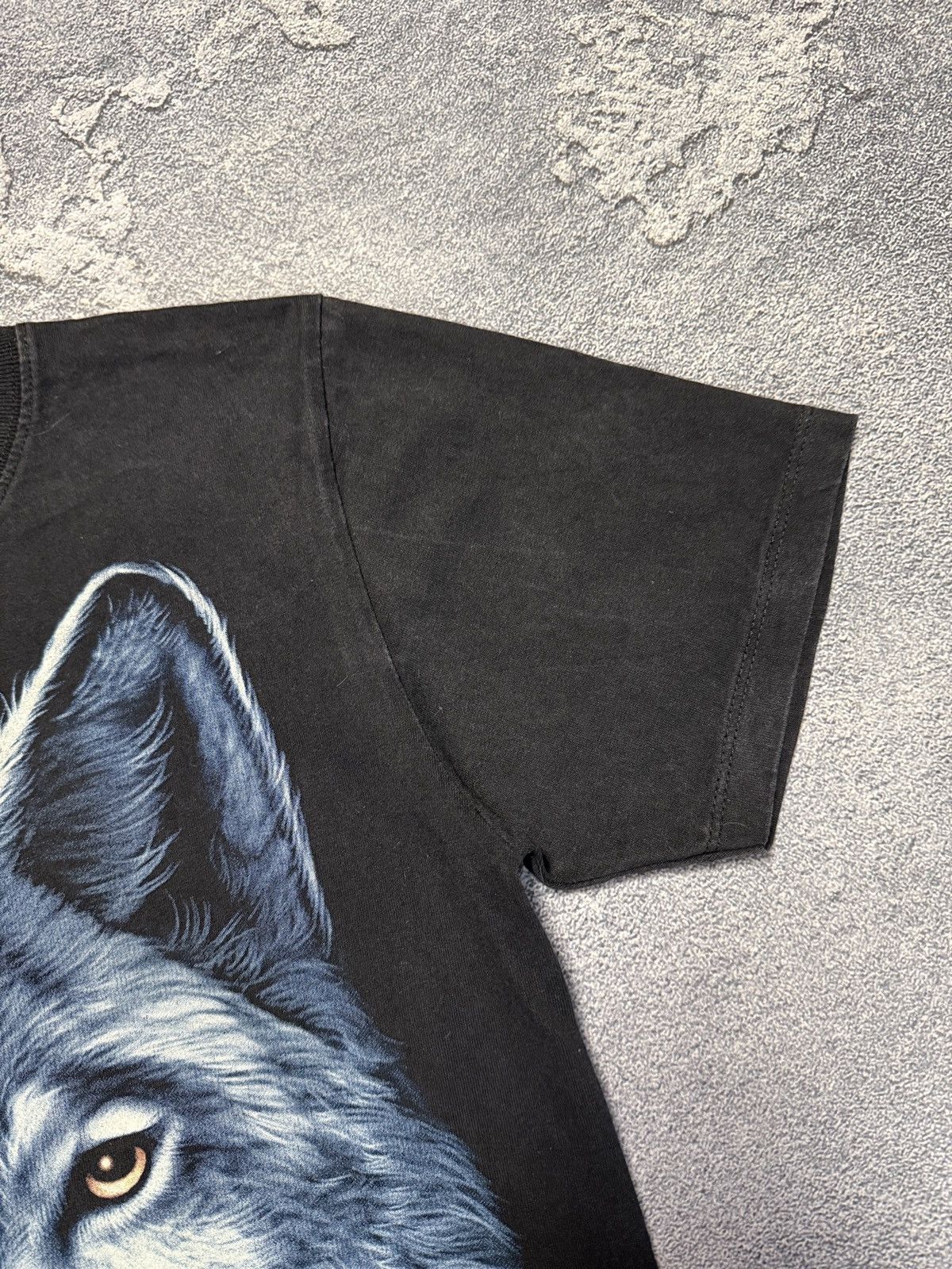 Vintage Vintage Wild Wolf Tee Shirt Size US S / EU 44-46 / 1 - 6 Thumbnail