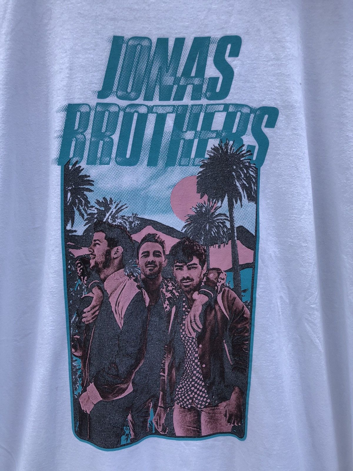 Band Tees Jonas Brothers Band Merchansing Tour Tee Size US XL / EU 56 / 4 - 3 Thumbnail