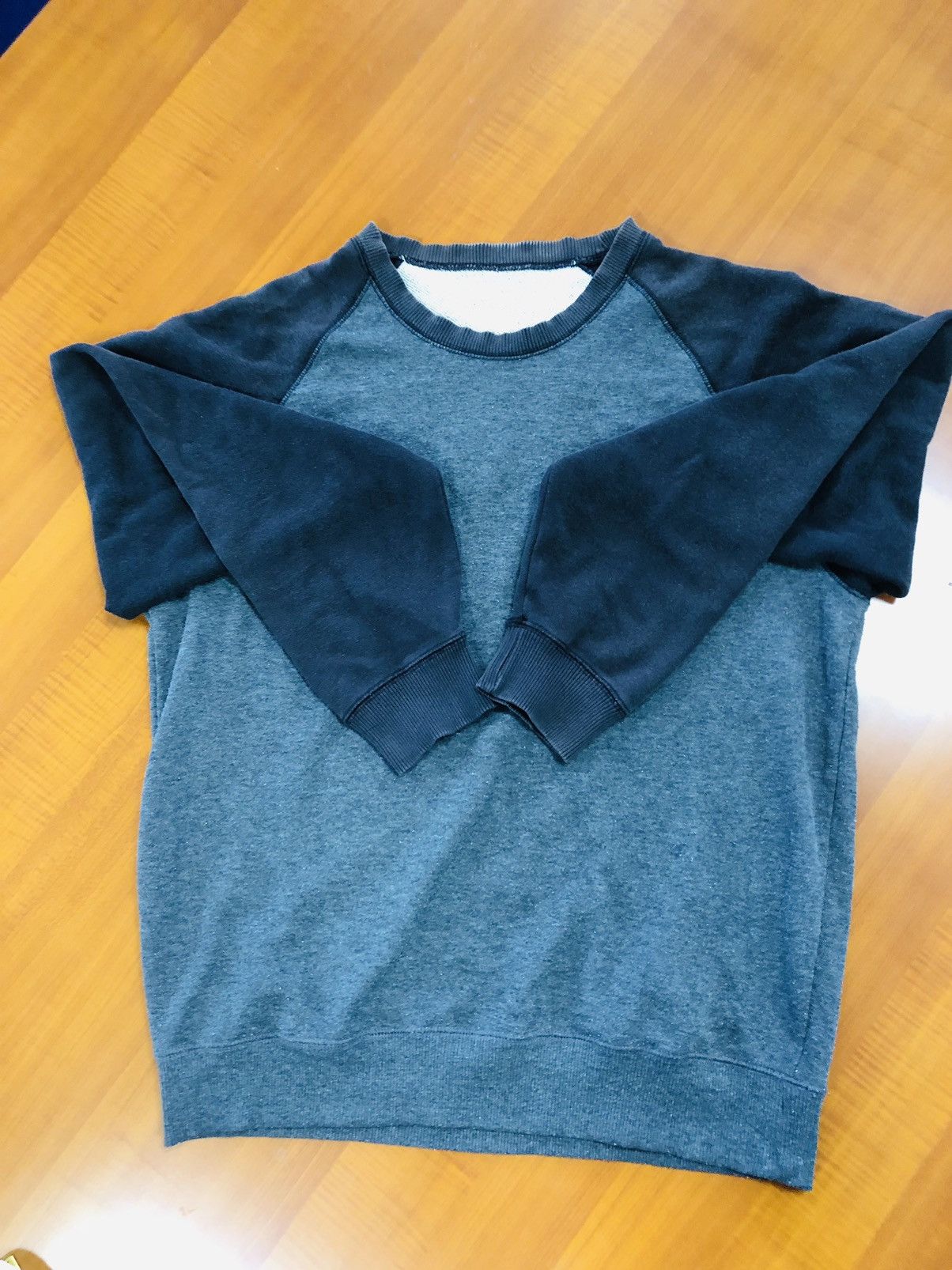 Uniqlo Uniqlo Distressed Simple Sweatshirt Size US M / EU 48-50 / 2 - 14 Thumbnail