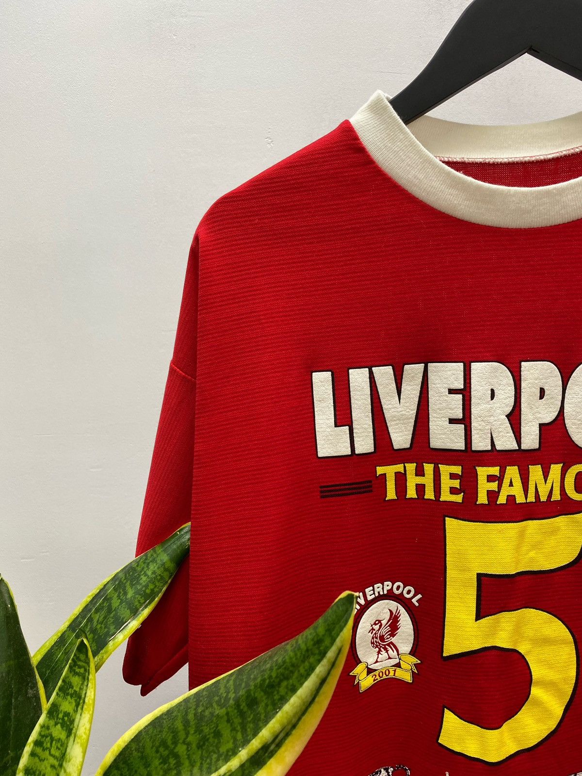Vintage Vintage Liverpool 2001 Famous 5 Cup Winner T-Shirt Jersey Size US XL / EU 56 / 4 - 7 Thumbnail