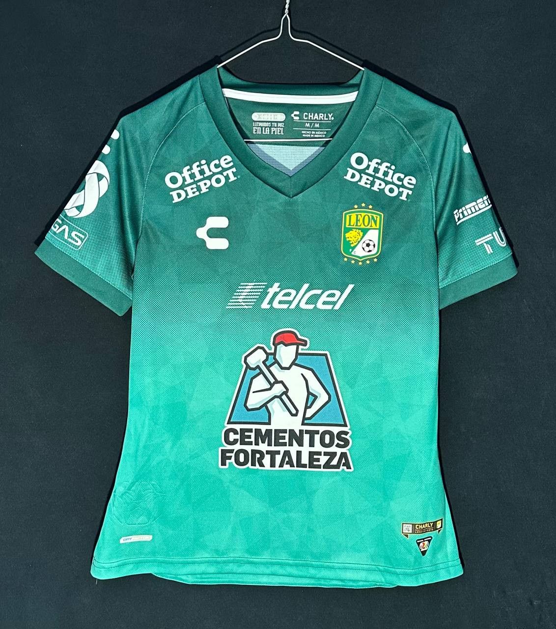 Other CHARLY Leon FC Home Stadium 2021-22 Jersey t shirt Green Size US M / EU 48-50 / 2 - 1 Thumbnail