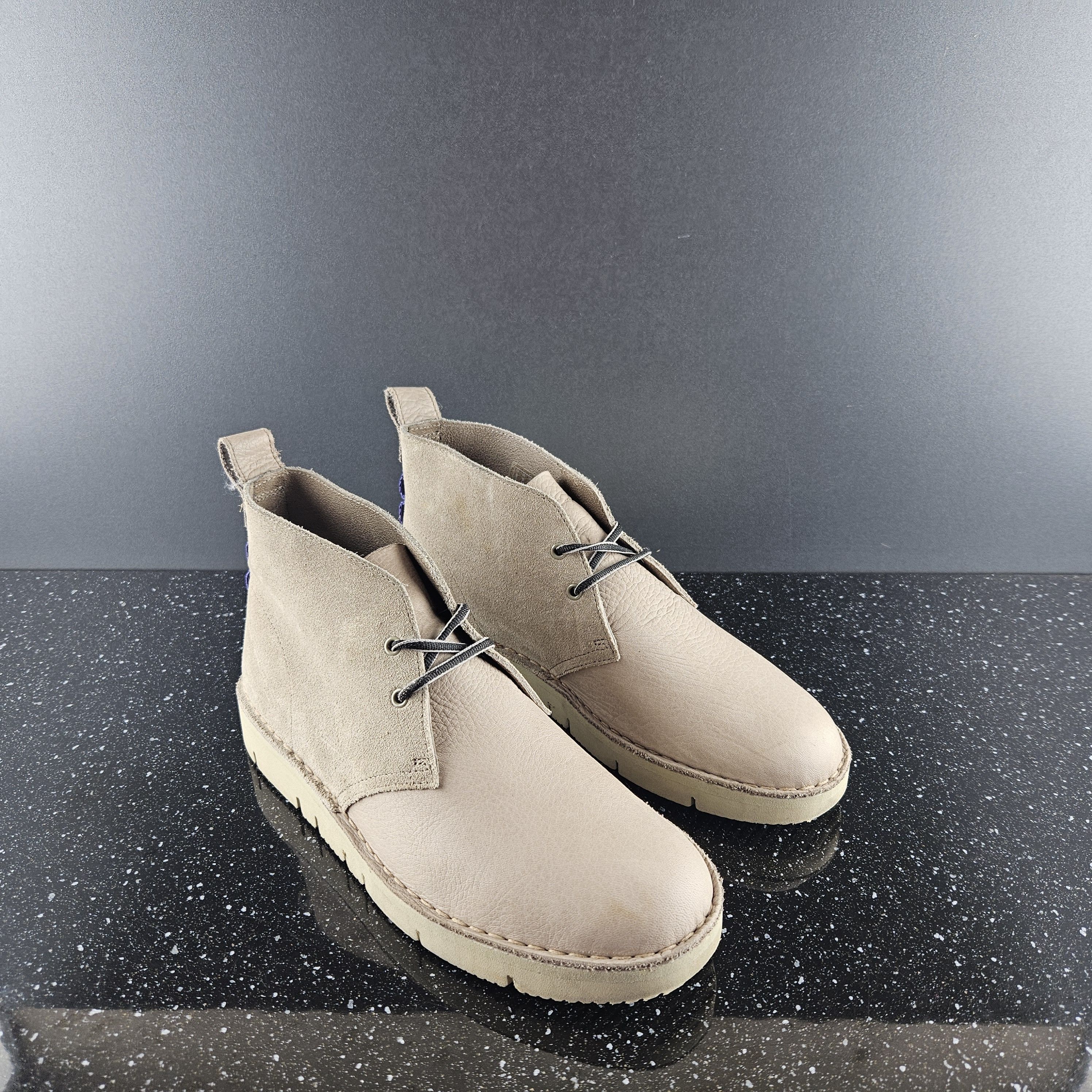 Clarks Clarks Chukka boots beige leather Size US 9 / EU 42 - 4 Thumbnail