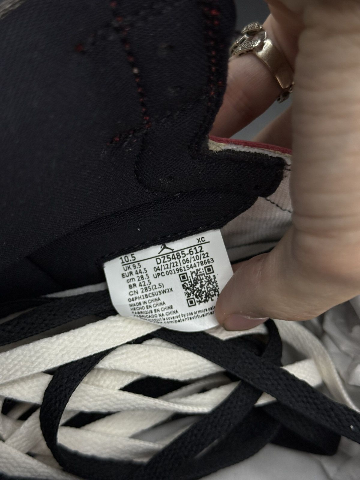 Jordan Brand Size 10.5 - Jordan 1 Retro High OG Chicago Lost & Found NEW Size US 10.5 / EU 43-44 - 13 Thumbnail