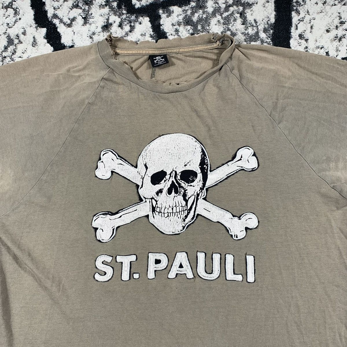 Vintage ST PAULI FC Embroidered Skull Print Vintage T-shirt Tee XXL Size US XXL / EU 58 / 5 - 3 Thumbnail