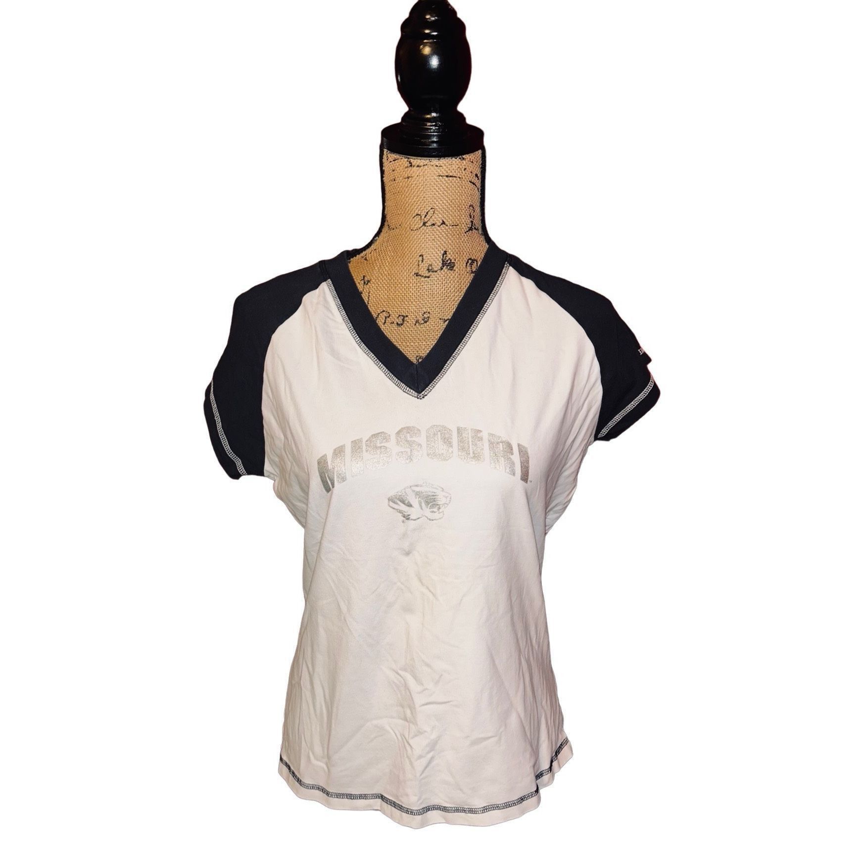 Pro Player P2 By Pro Players Women’s White Mizzou V Neck Short Sleeve T Size M / US 6-8 / IT 42-44 - 1 Thumbnail