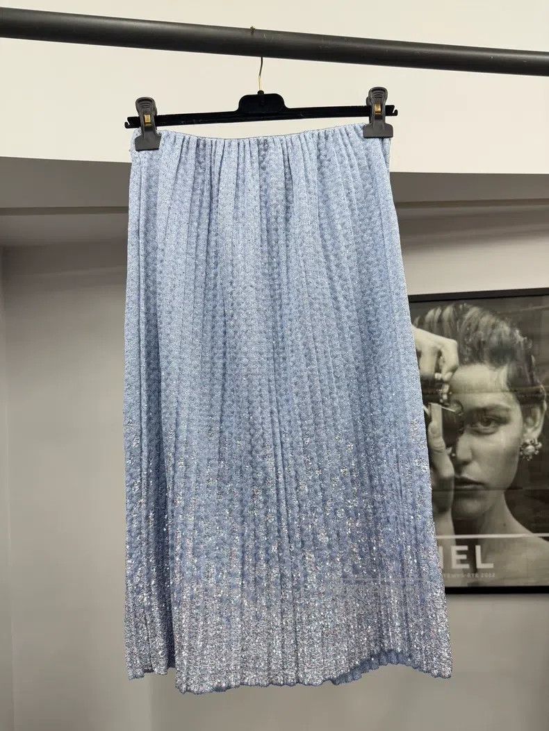 Chanel Chanel 25P blue sequin skirt Size 24" / US 00 / IT 34 - 3 Thumbnail