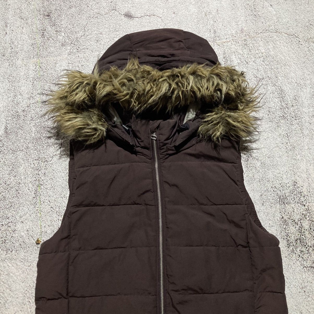 Japanese Brand 2000s Gap Gothic Punk Style Down Jacket Fur Vest Brown Size US M / EU 48-50 / 2 - 9 Thumbnail