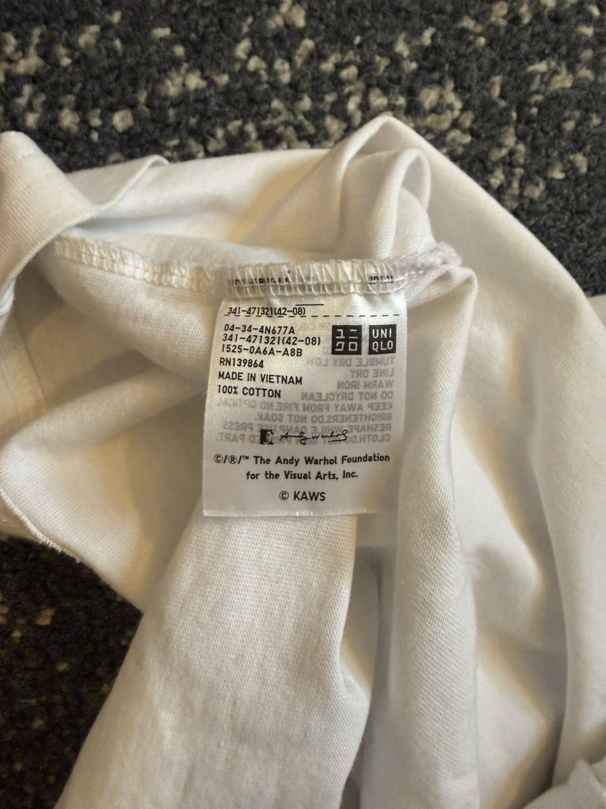 Andy Warhol × Kaws × Uniqlo White Kaws Uniqlo Shirt Size US M / EU 48-50 / 2 - 4 Thumbnail