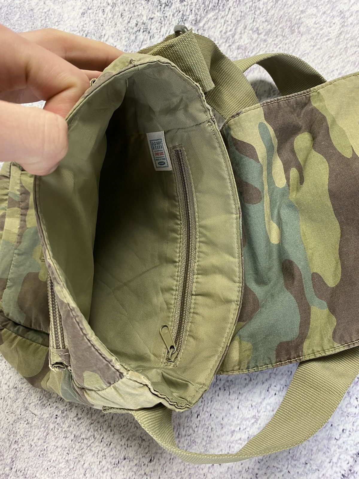 Japanese Brand Vintage Military Nylon Messenger Shoulder Bag Camo Y2k Size ONE SIZE - 7 Thumbnail