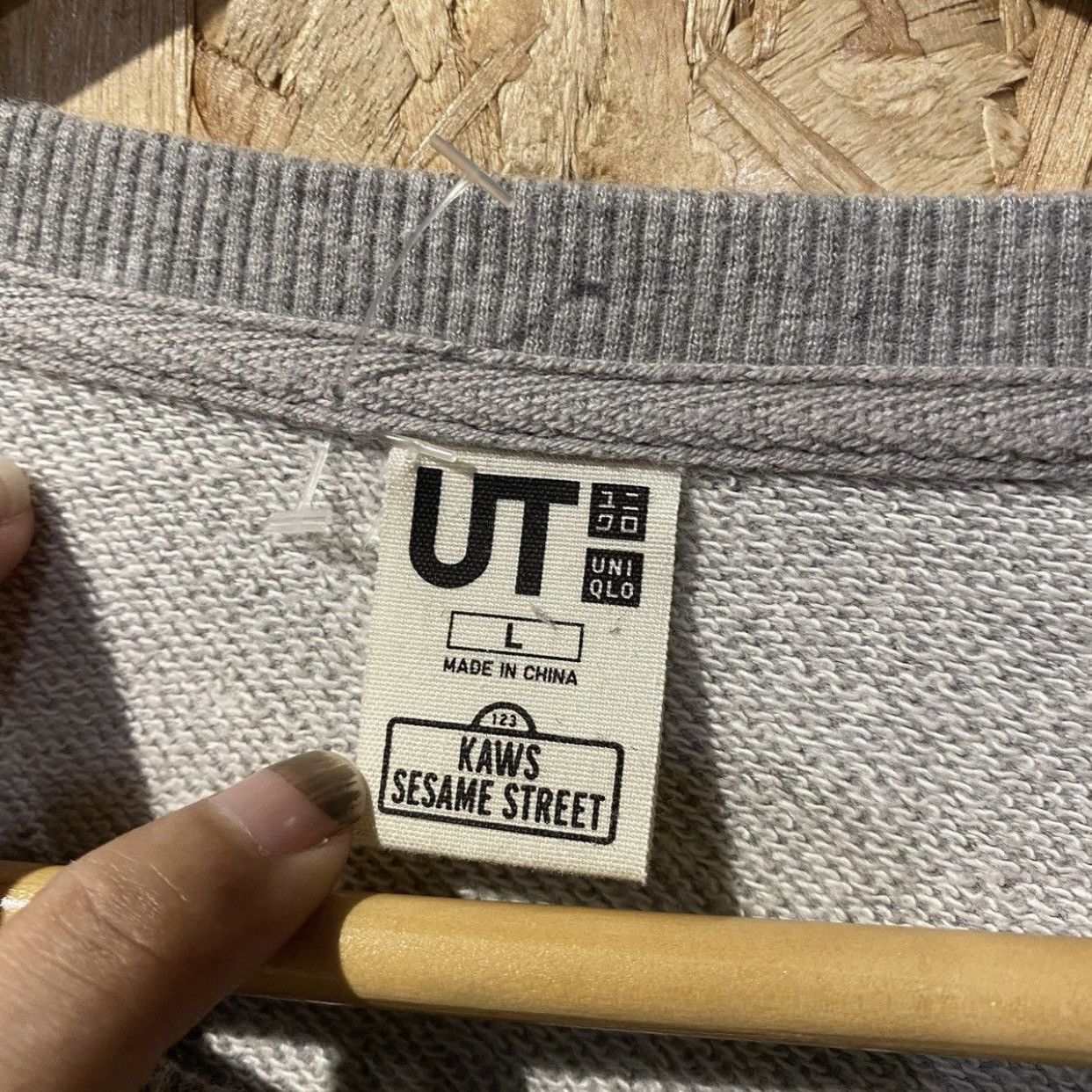 Kaws × Uniqlo Uniqlo Kaws Sesame Street Sweatshirts Size US L / EU 52-54 / 3 - 9 Thumbnail