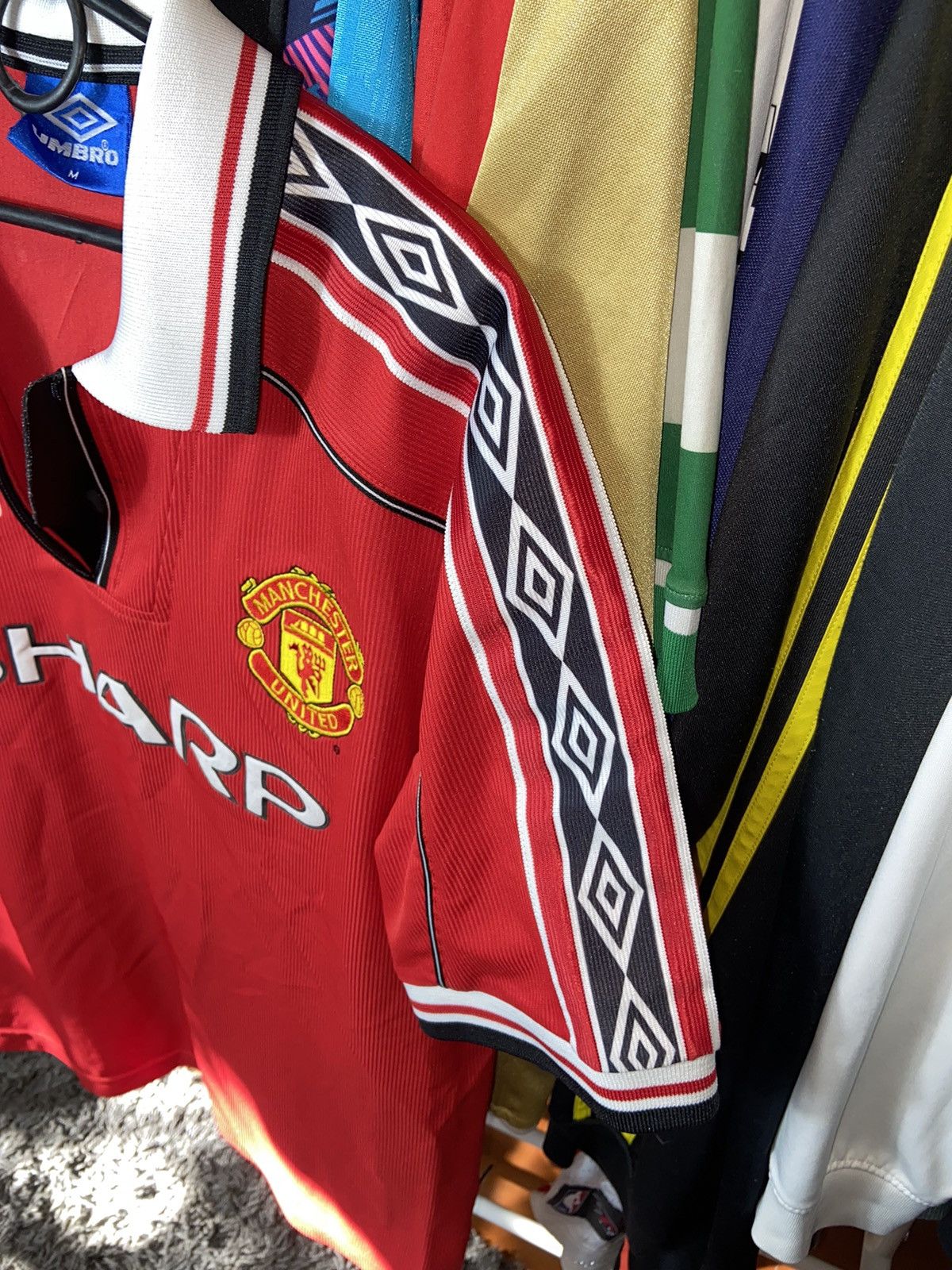 Vintage RARE 🧨UMBRO MANCHESTER UNITED 98/00 SOCCER FOOTBALL JERSEY Size US M / EU 48-50 / 2 - 3 Thumbnail