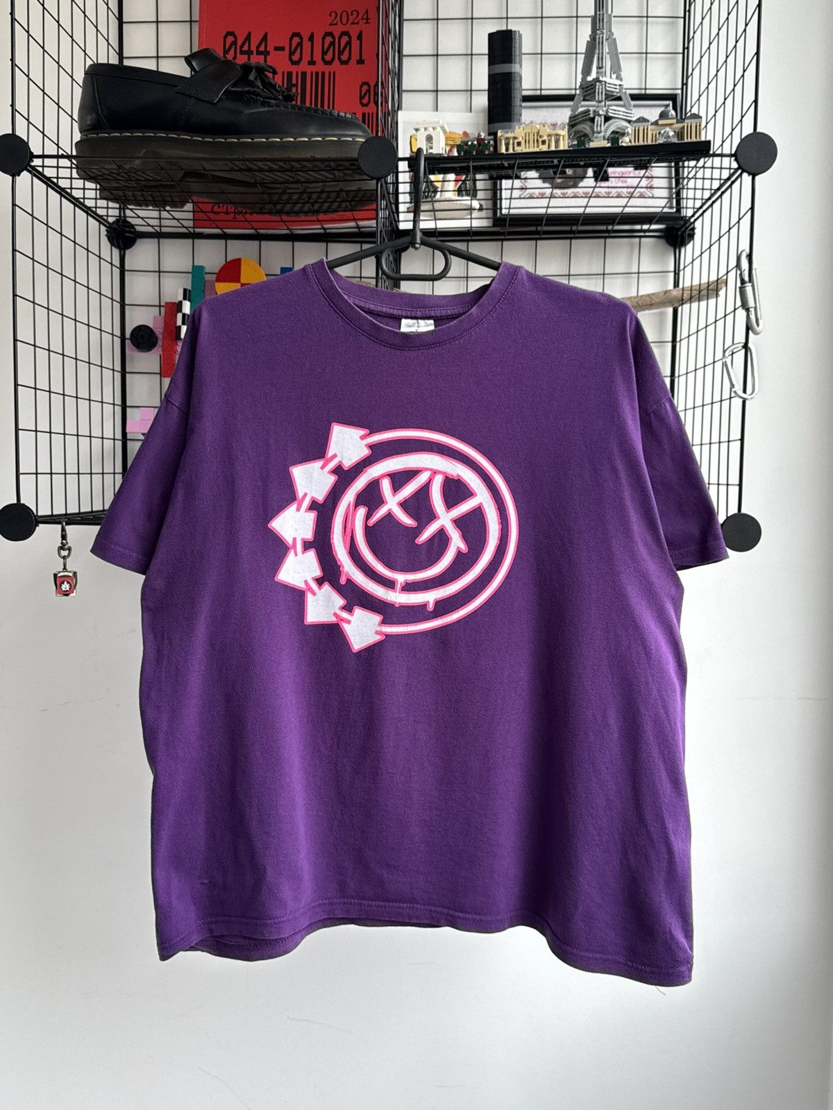 Band Tees Vintage Blink 182 Cropped Purple Y2K T-shirt Size US L / EU 52-54 / 3 - 1 Thumbnail