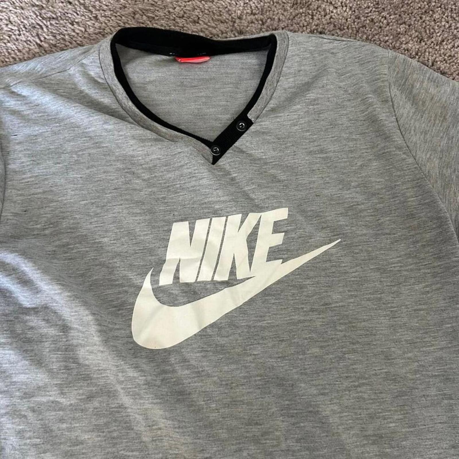 Nike Grey nike t shirt with white Size US M / EU 48-50 / 2 - 1 Thumbnail