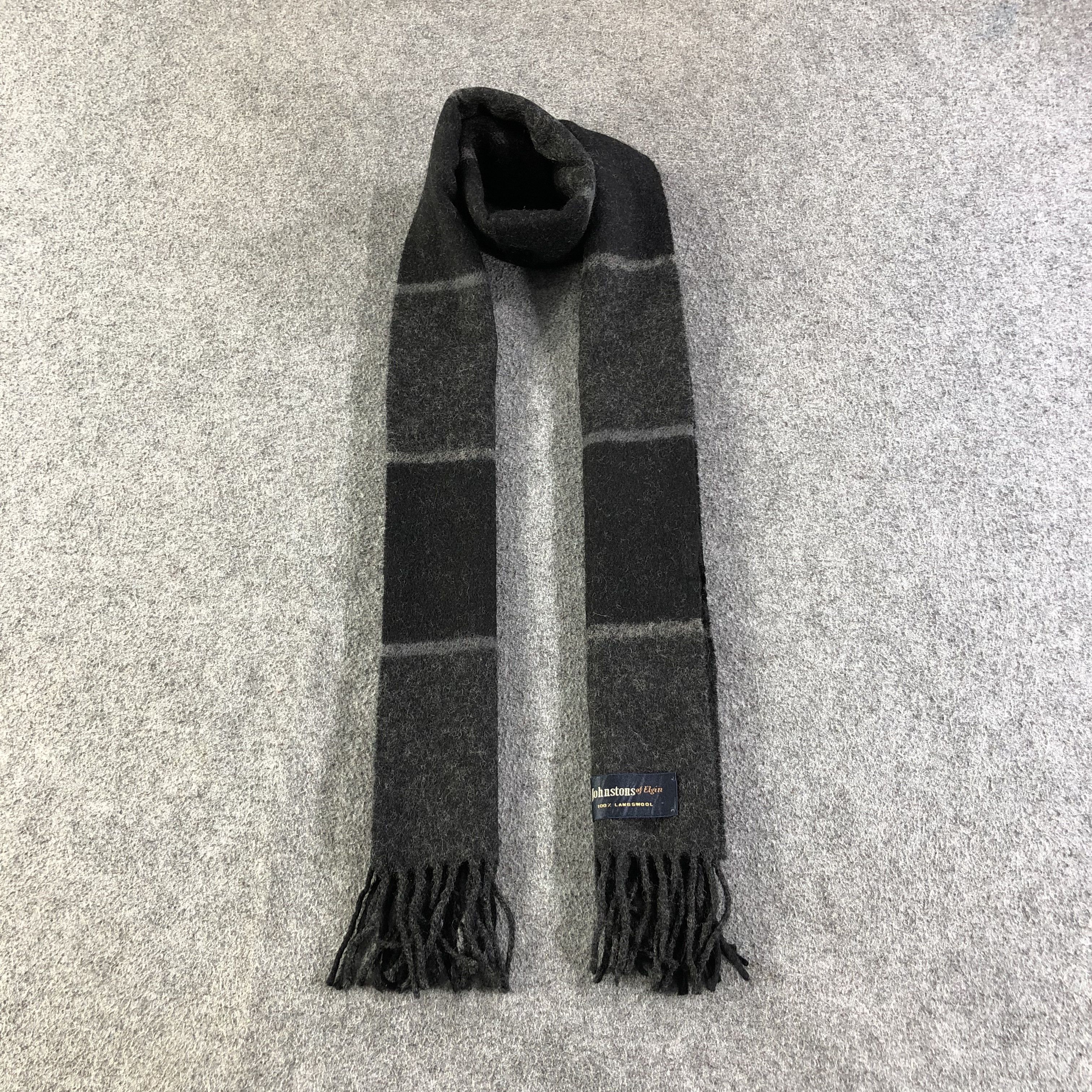 Johnstons Of Elgin Johnstons of Elgin Grey Wool Scarf Muffler V1335 Size ONE SIZE - 1 Thumbnail