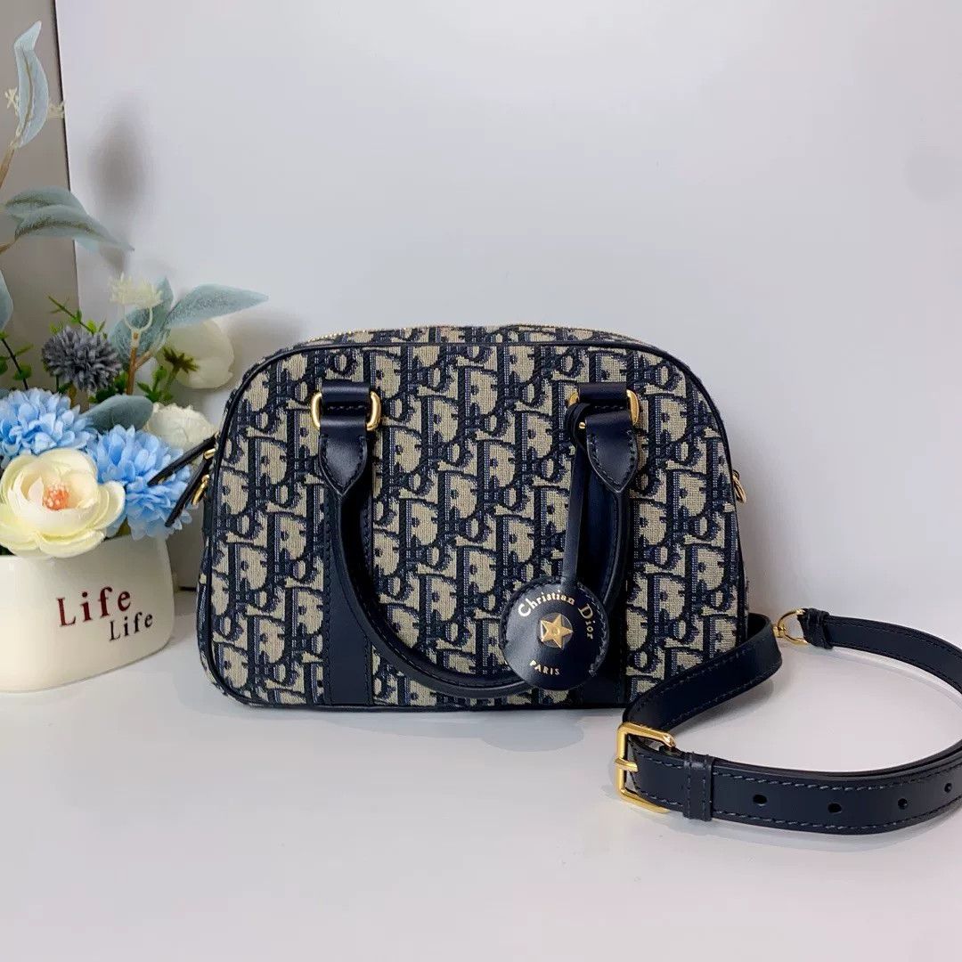 Dior Pre-loved Bag Very good condition Size ONE SIZE - 1 Thumbnail