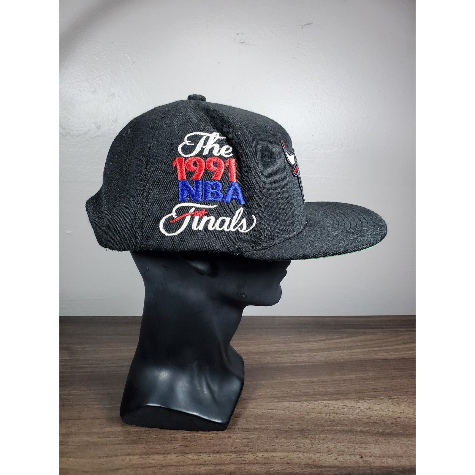 Mitchell & Ness × NBA Chicago Bulls 1991 NBA Finals Snapback Hat Cap Embroidered Size ONE SIZE - 5 Thumbnail