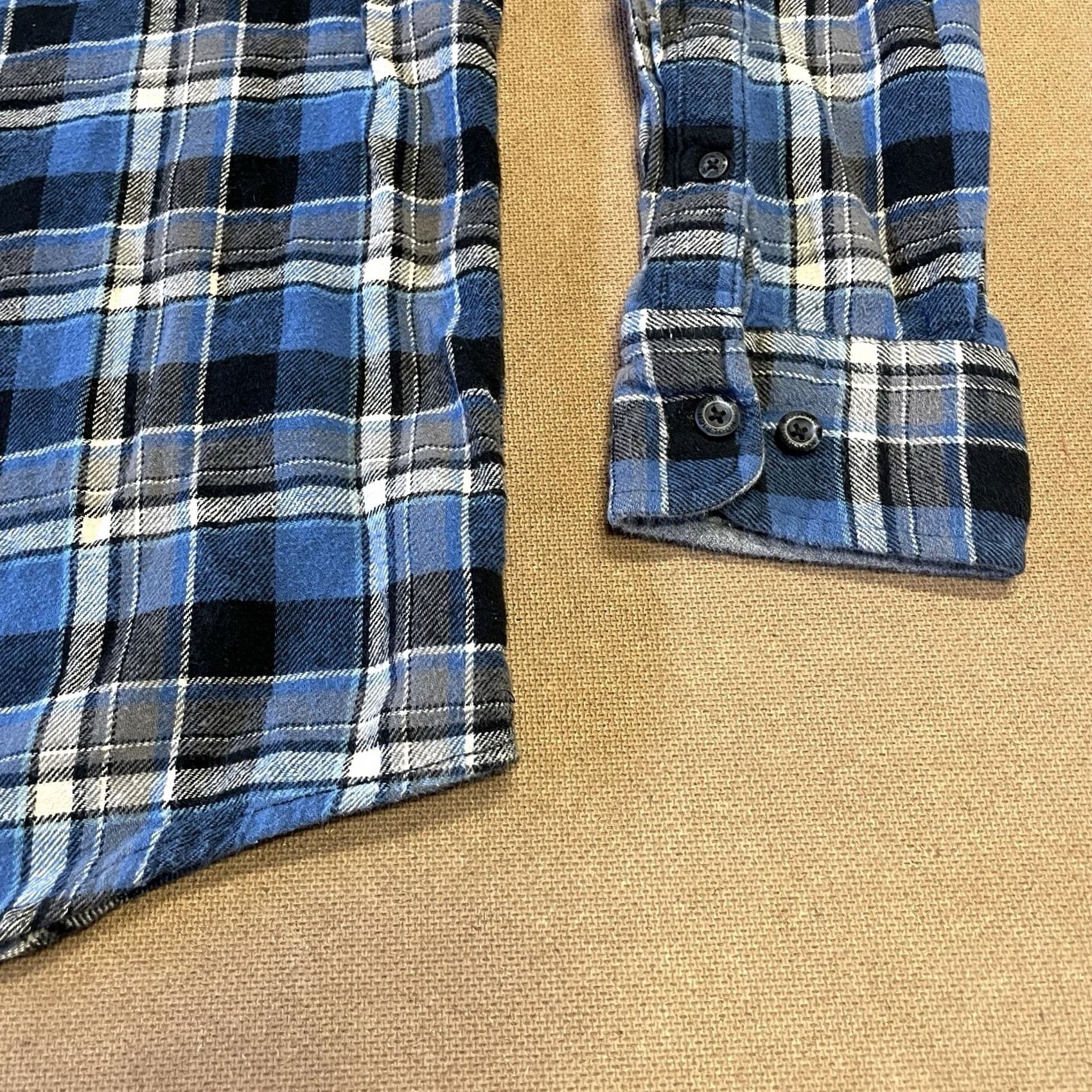 Vintage Woolrich Plaid Boxy Long Sleeve Button Down Shirt Mens Large Blue Pocket SHIRT Size US L / EU 52-54 / 3 - 4 Thumbnail