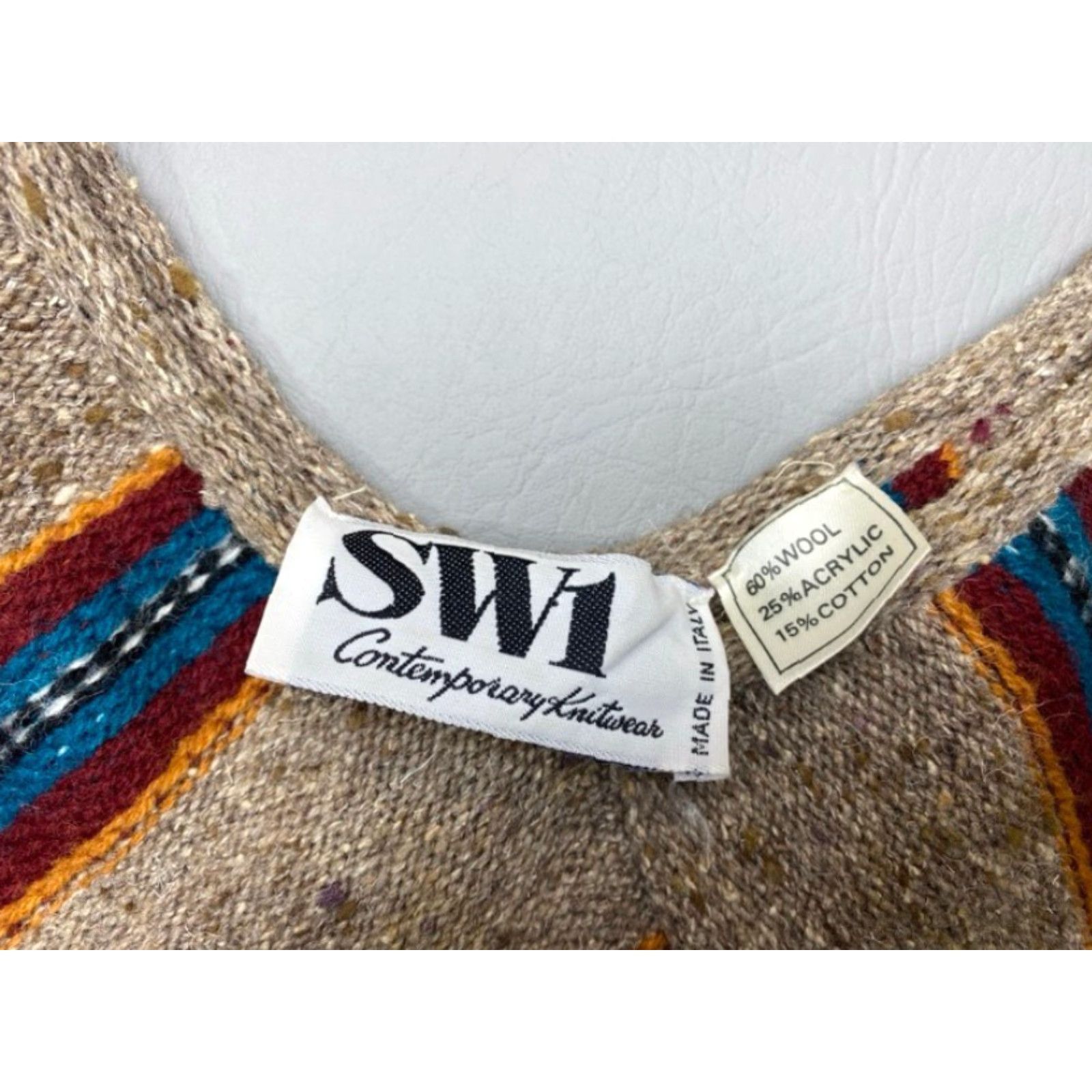 Vintage VINTAGE Vintage Poncho Sweater 60% Wool Womens Southwest Aztec Tassel Western Italy 8293 Size M / US 6-8 / IT 42-44 - 5 Thumbnail