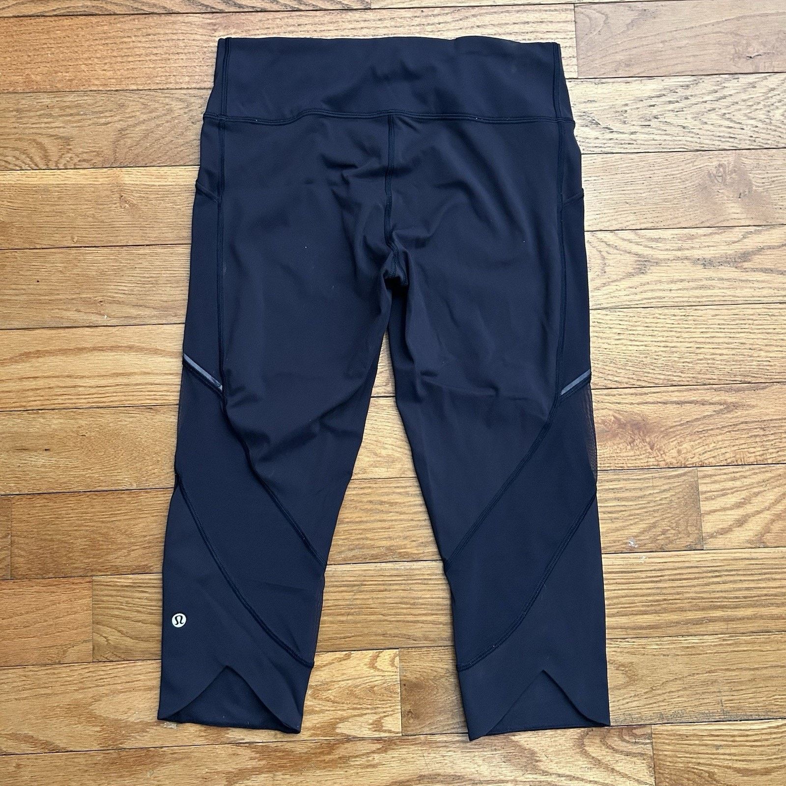 Lululemon Home Stretch Crop Mesh Cut Out Capri Leggings 19” 8 Size 30" / US 8 / IT 44 - 4 Thumbnail