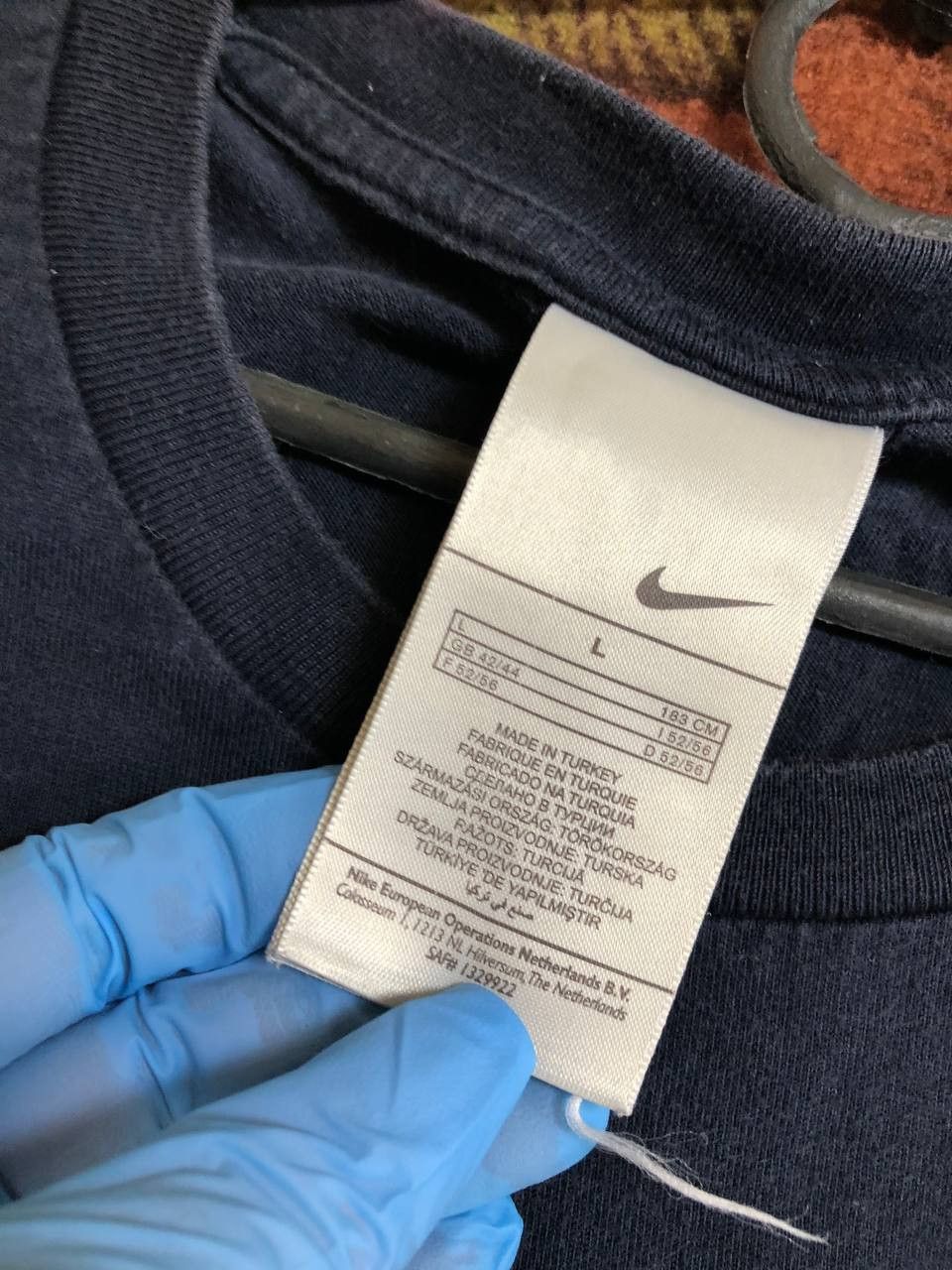 Nike Vintage Nike 90s Center Big Swoosh T Shirt streetwear Size US L / EU 52-54 / 3 - 2 Thumbnail