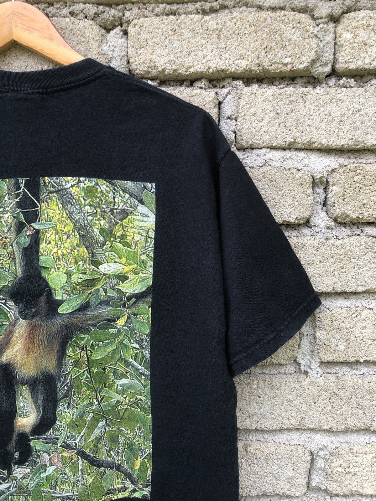The Mountain Vintage Y2K Hanging Out In Belize,Central America Tshirt Size US L / EU 52-54 / 3 - 5 Thumbnail