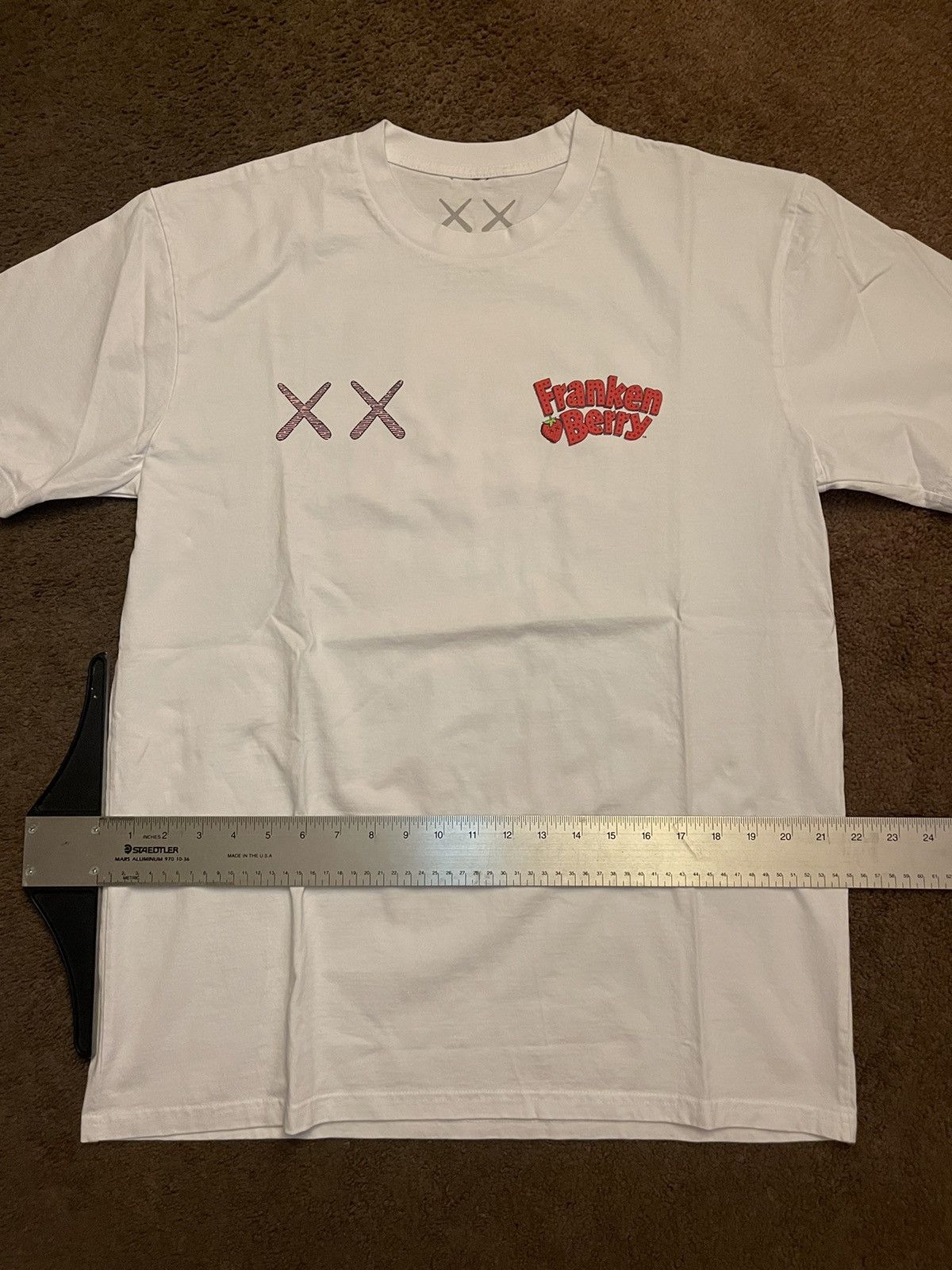 Kaws Kaws Sz L Size US L / EU 52-54 / 3 - 2 Thumbnail