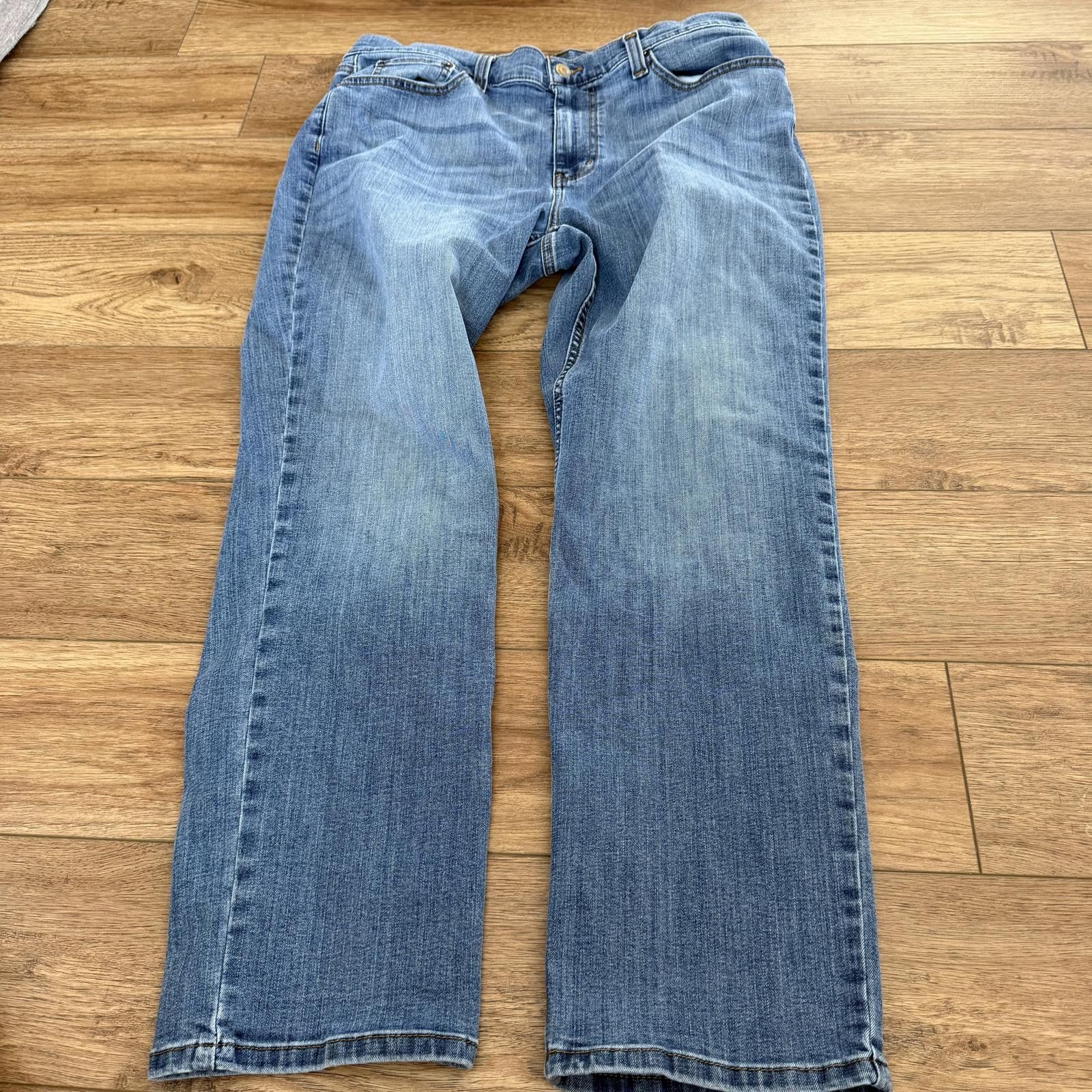 L.L. Bean L.L. Bean Beanflex Classic Fit Light Denim Jeans 36x28 Size US 36 / EU 52 - 2 Thumbnail