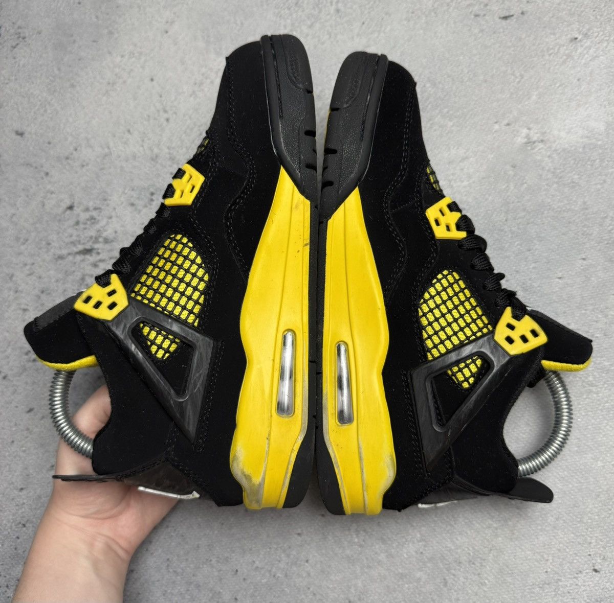 Jordan Brand Nike Air Jordan 4 Retro Thunder Black White Yellow 2023 5,5 Size US 7 / IT 37 - 11 Thumbnail