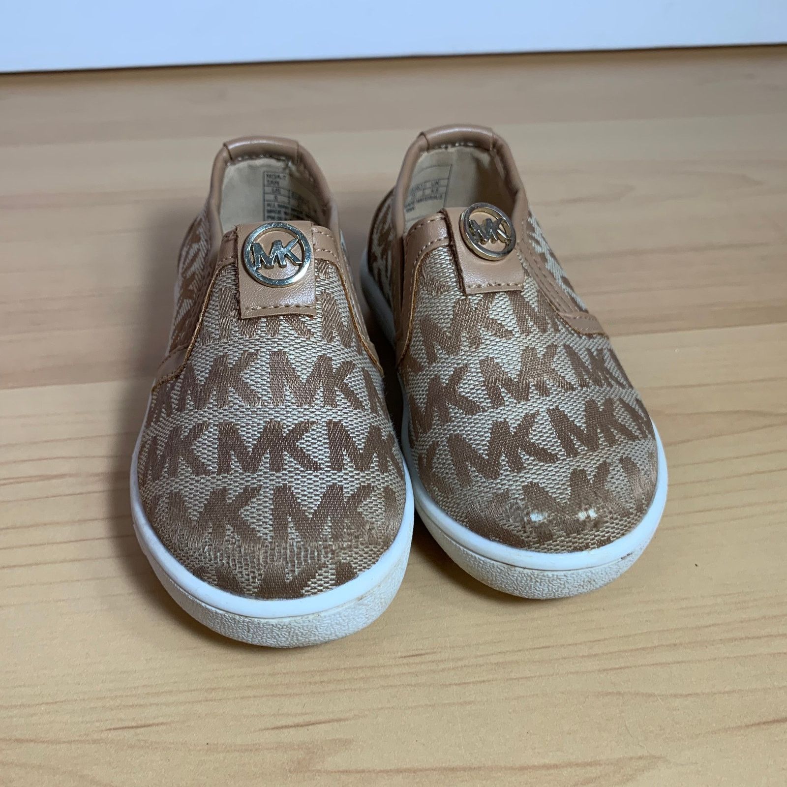Michael Kors Kids' Michael Kors Tan/White Shoes with Logo Print Size 5US Size US 5 / EU 37 - 5 Thumbnail