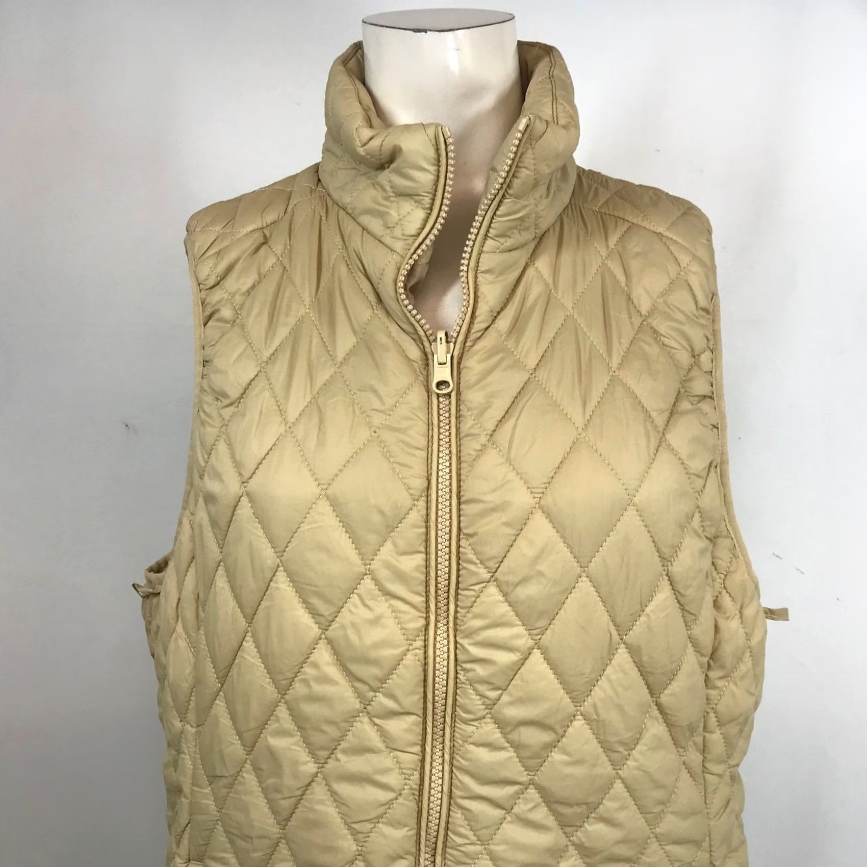 Lands' End Lands End Womens Tan Beige Diamond Quilted Puffer Vest Full Zip Size L Large Vest Beige Quilted Puffer, Zip, Pockets, Stand Collar Womens Size L / US 10 / IT 46 - 2 Thumbnail