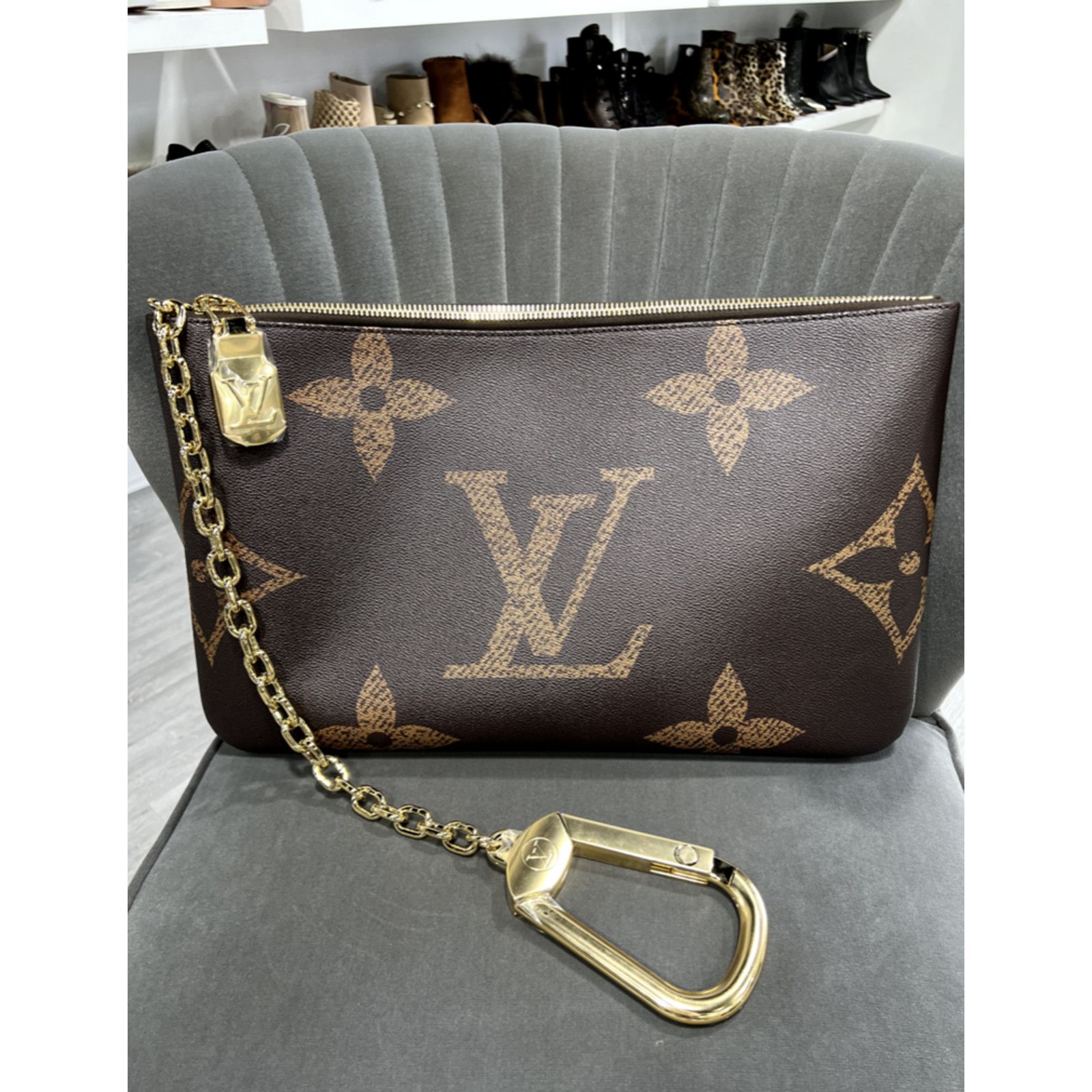 Louis Vuitton Louis Vuitton Pochette Clés XL Monogram Chain Runway Bag Size ONE SIZE - 4 Thumbnail