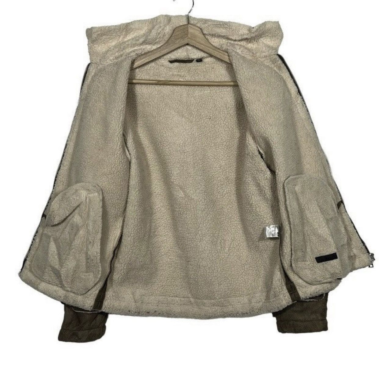 Uniqlo uniqlo sherpa jacket bomber style Size US L / EU 52-54 / 3 - 4 Thumbnail