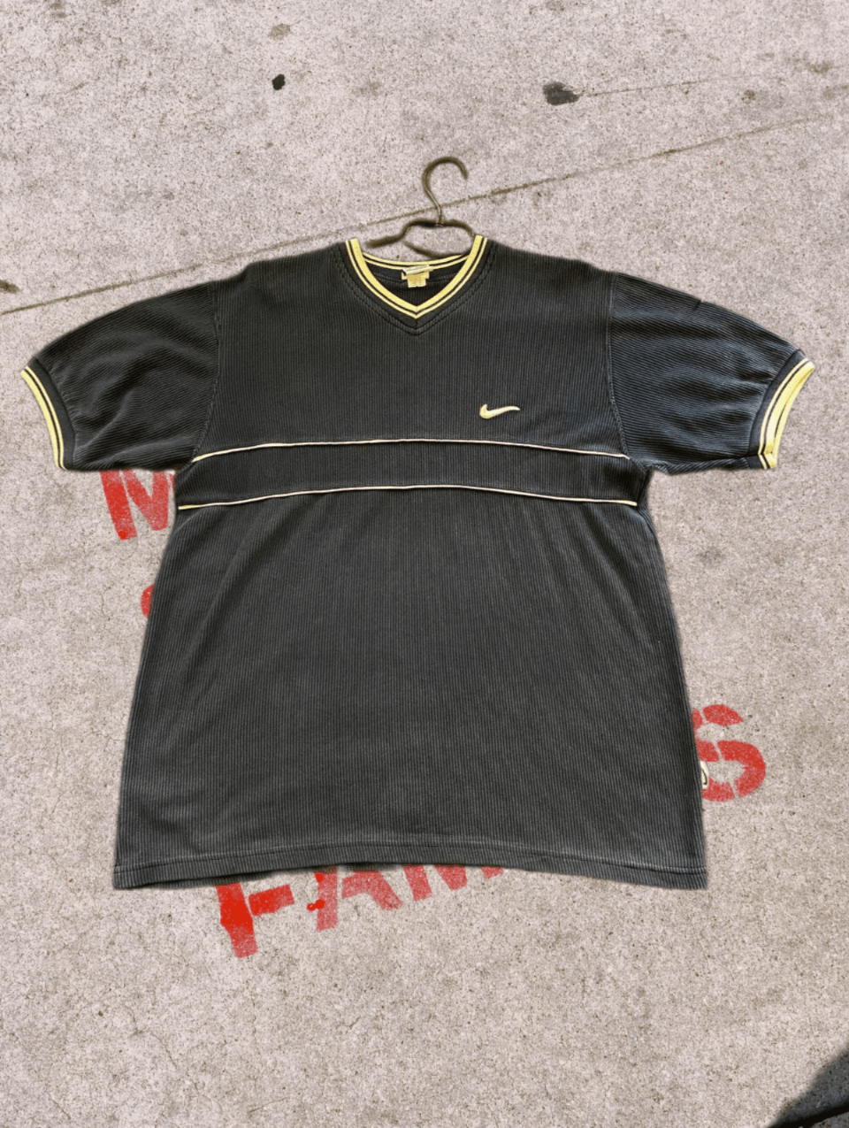 Nike × Vintage Vintage Nike Y2K Logo Swoosh T Shirt Tee Size US L / EU 52-54 / 3 - 1 Thumbnail
