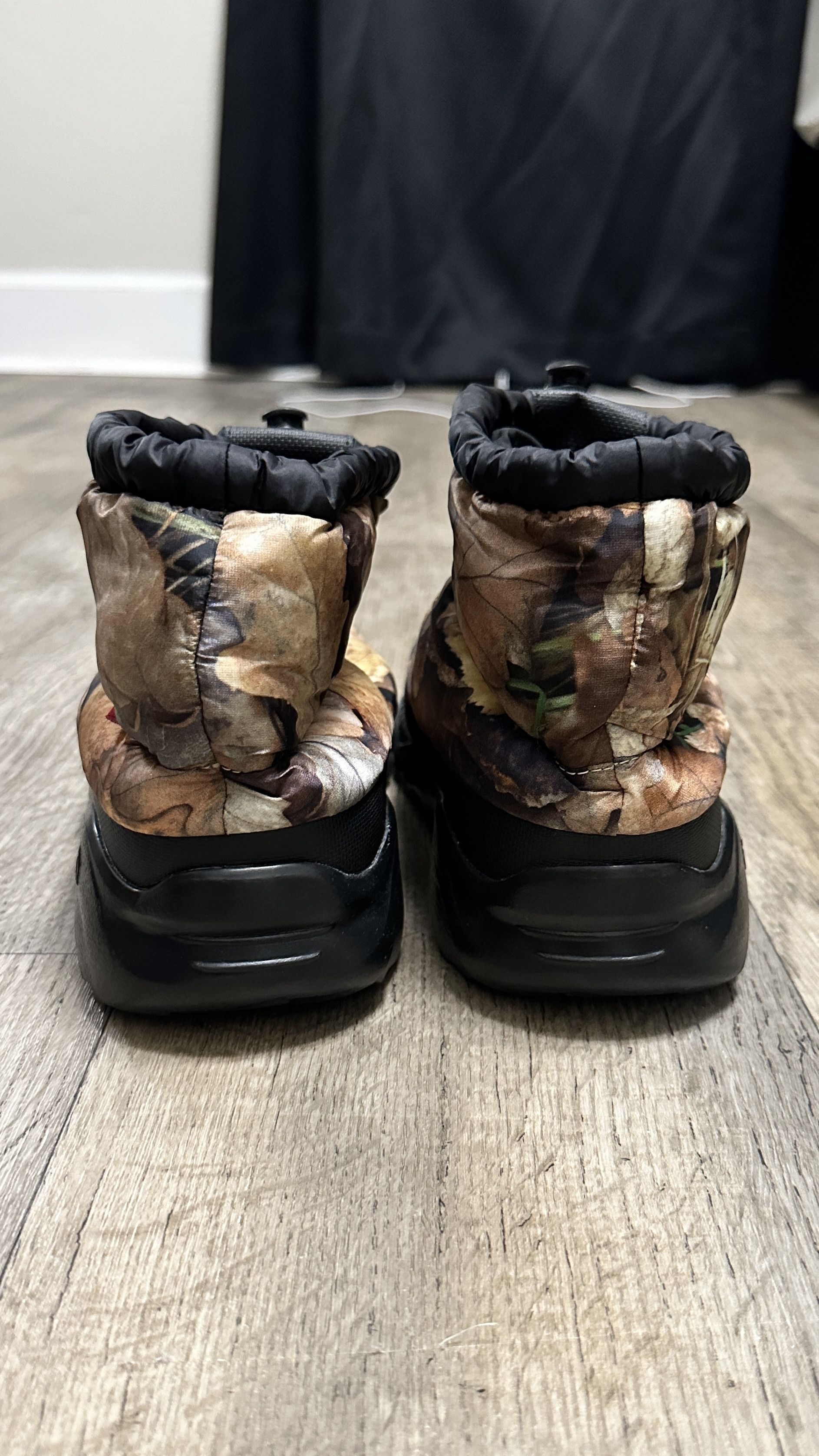 Supreme × The North Face The North Face Nuptse Bootie Supreme Leaves Size US 8 / EU 41 - 3 Thumbnail