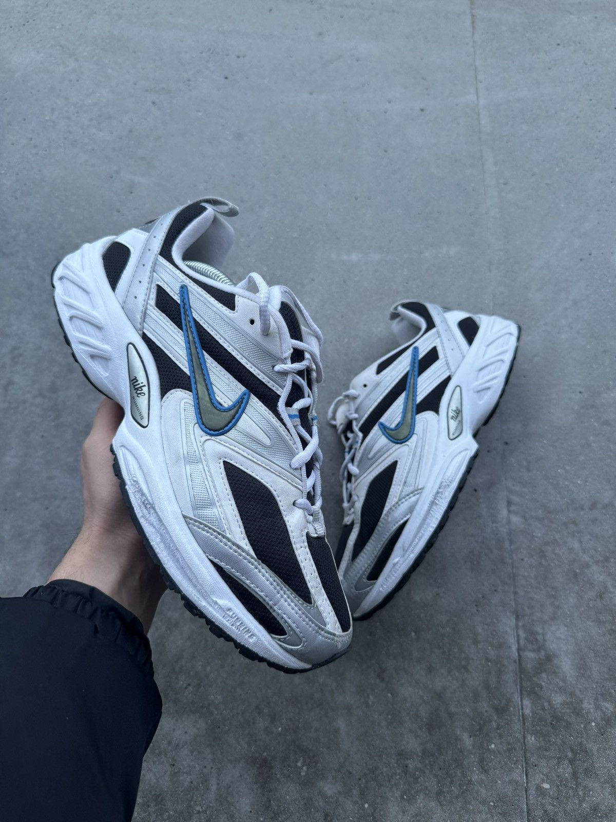 Nike VINTAGE Nike sportswear streetwear sneakers hype runners Size US 11 / EU 44 - 1 Thumbnail