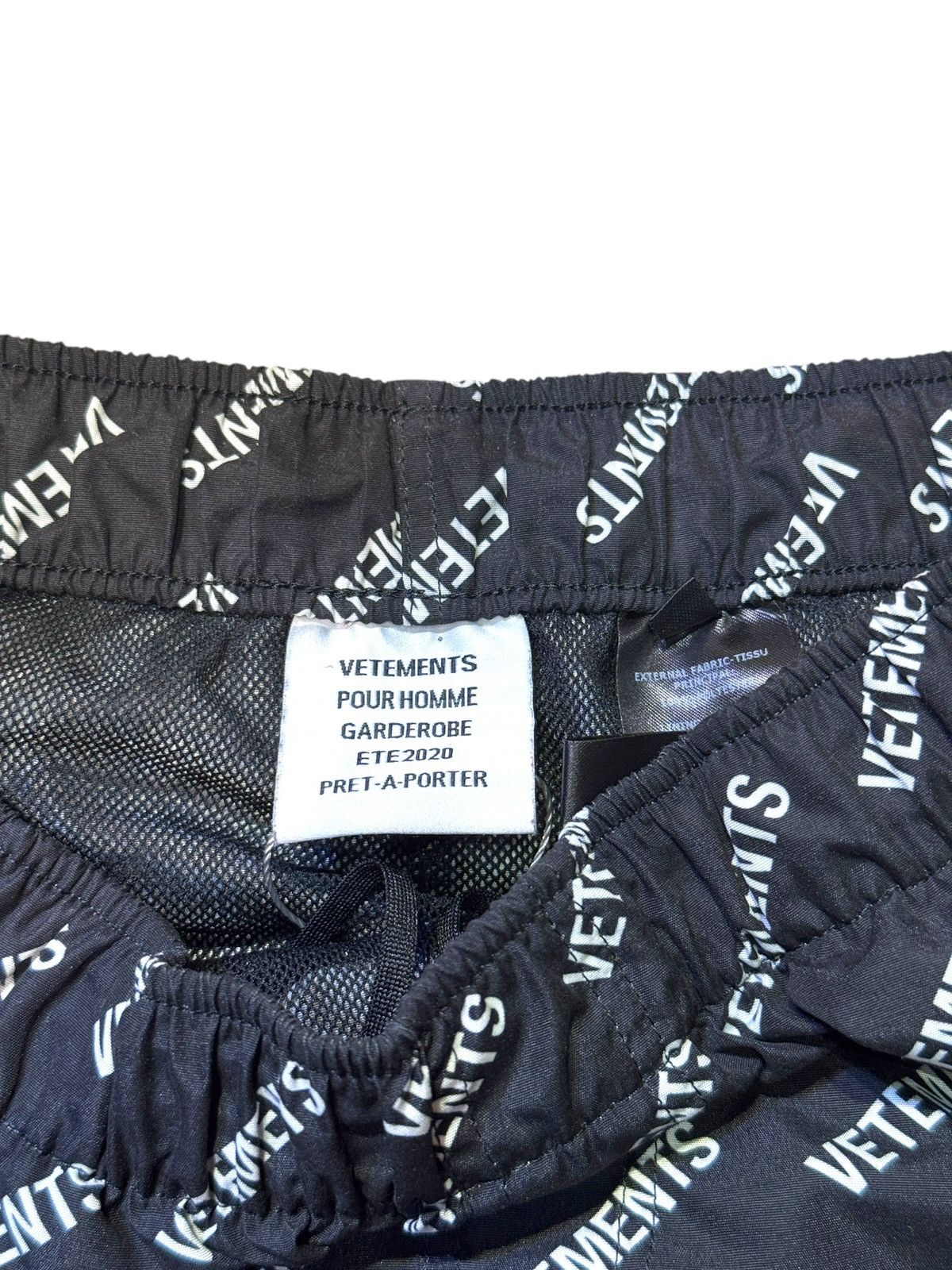 Vetements *RARE* VETEMENTS ALL OVER LOGO DEMNA ERA SHORT BAIN BATH Size US 28 / EU 44 - 4 Thumbnail
