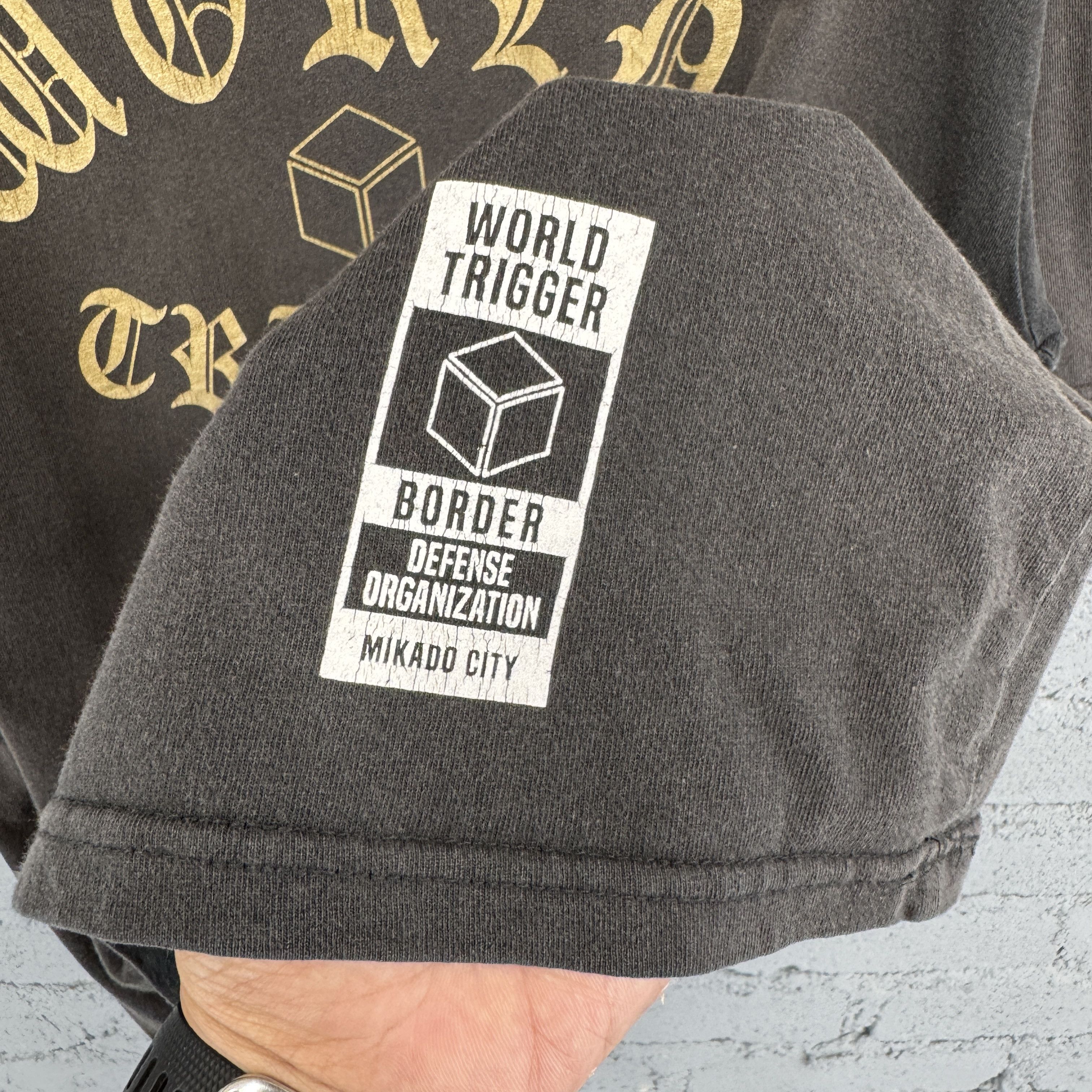 Japanese Brand Sunfaded "World Trigger" Sunfaded Tshirt Size US XL / EU 56 / 4 - 6 Thumbnail