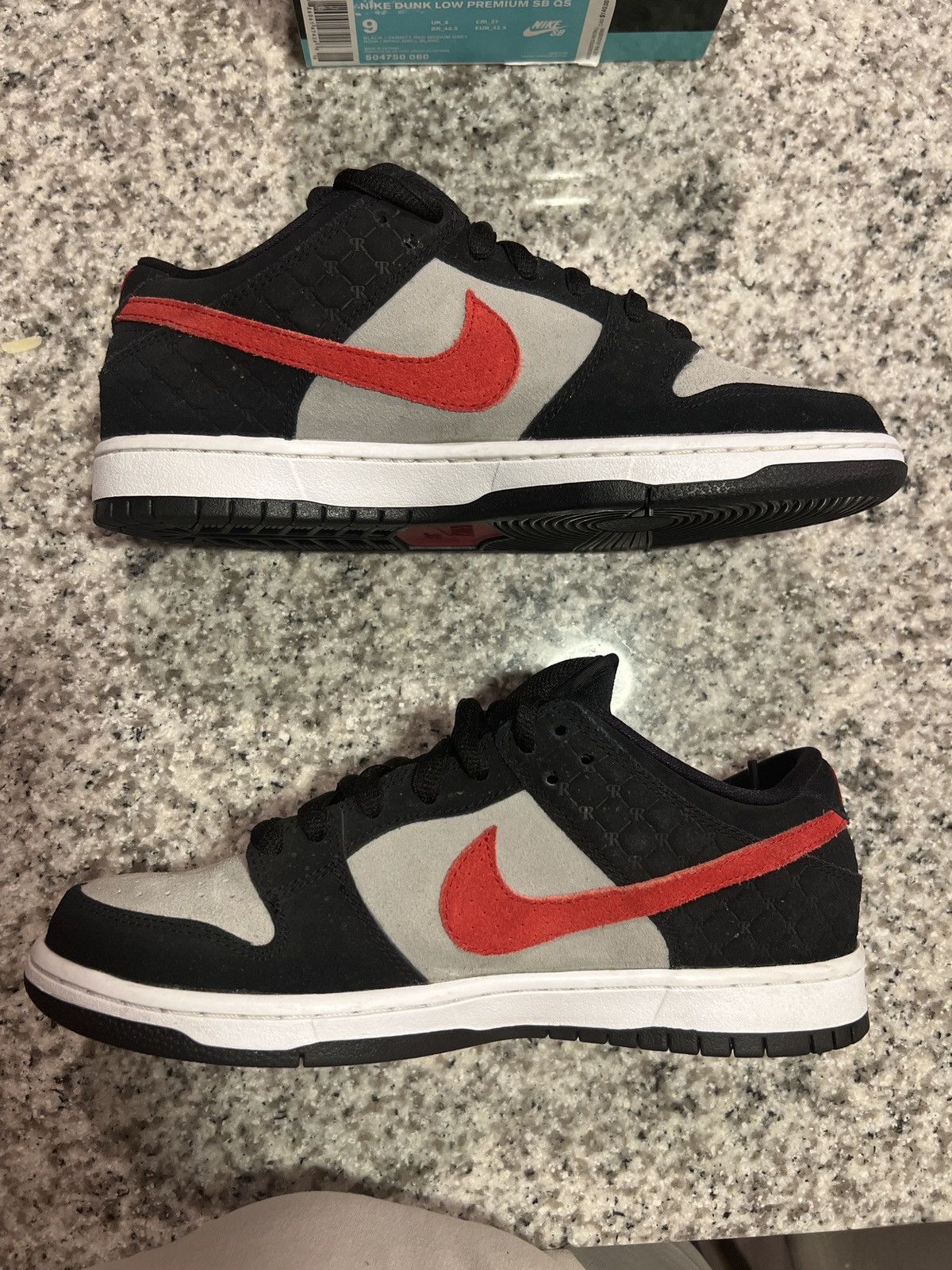 Primitive Nike Dunk SB Paul Rodriguez Size US 9 / EU 42 - 2 Thumbnail