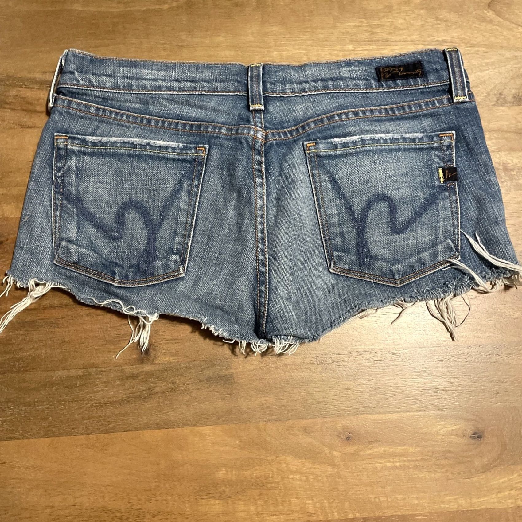 Citizens Of Humanity Citizen of Humanity Jeans Shorts Blue Low Waist Cropped Raw Hem Stretch Size 28 Women 90s Size 28" / US 6 / IT 42 - 2 Thumbnail