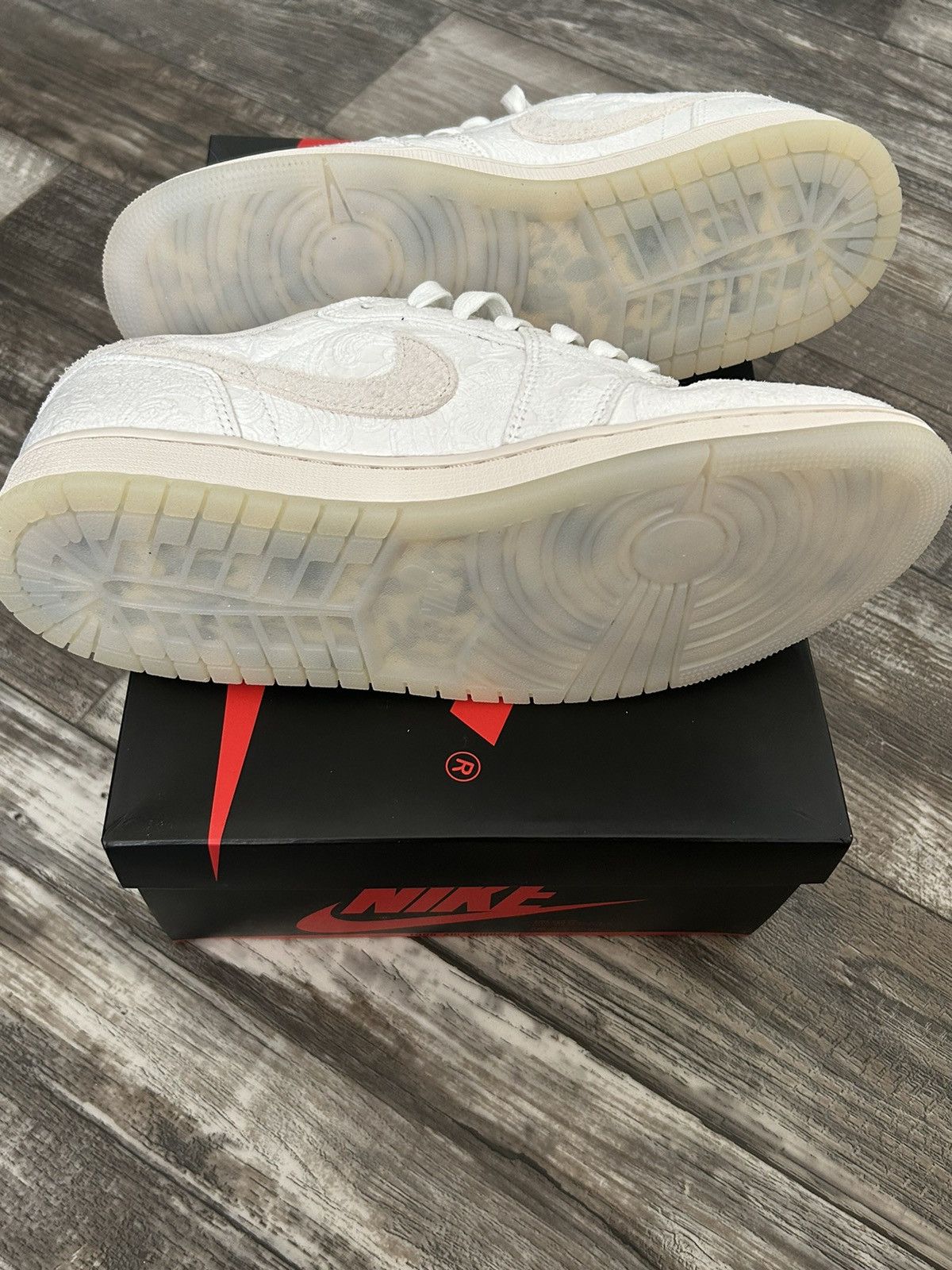 Nike Jordan 1 low og Size US 10.5 / EU 43-44 - 6 Thumbnail