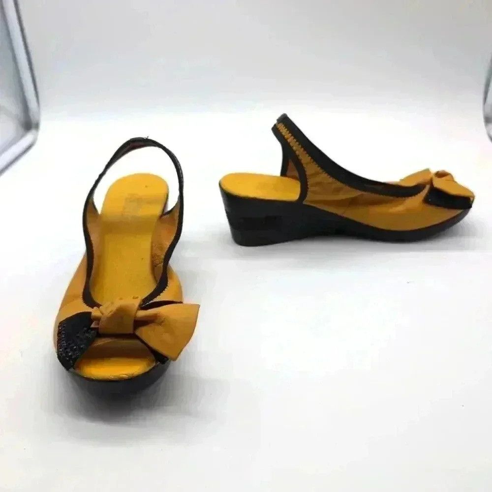 Other Lingjili Yellow Slingback Platforms sz 6.5 bow toe Size US 6.5 / IT 36.5 - 1 Thumbnail