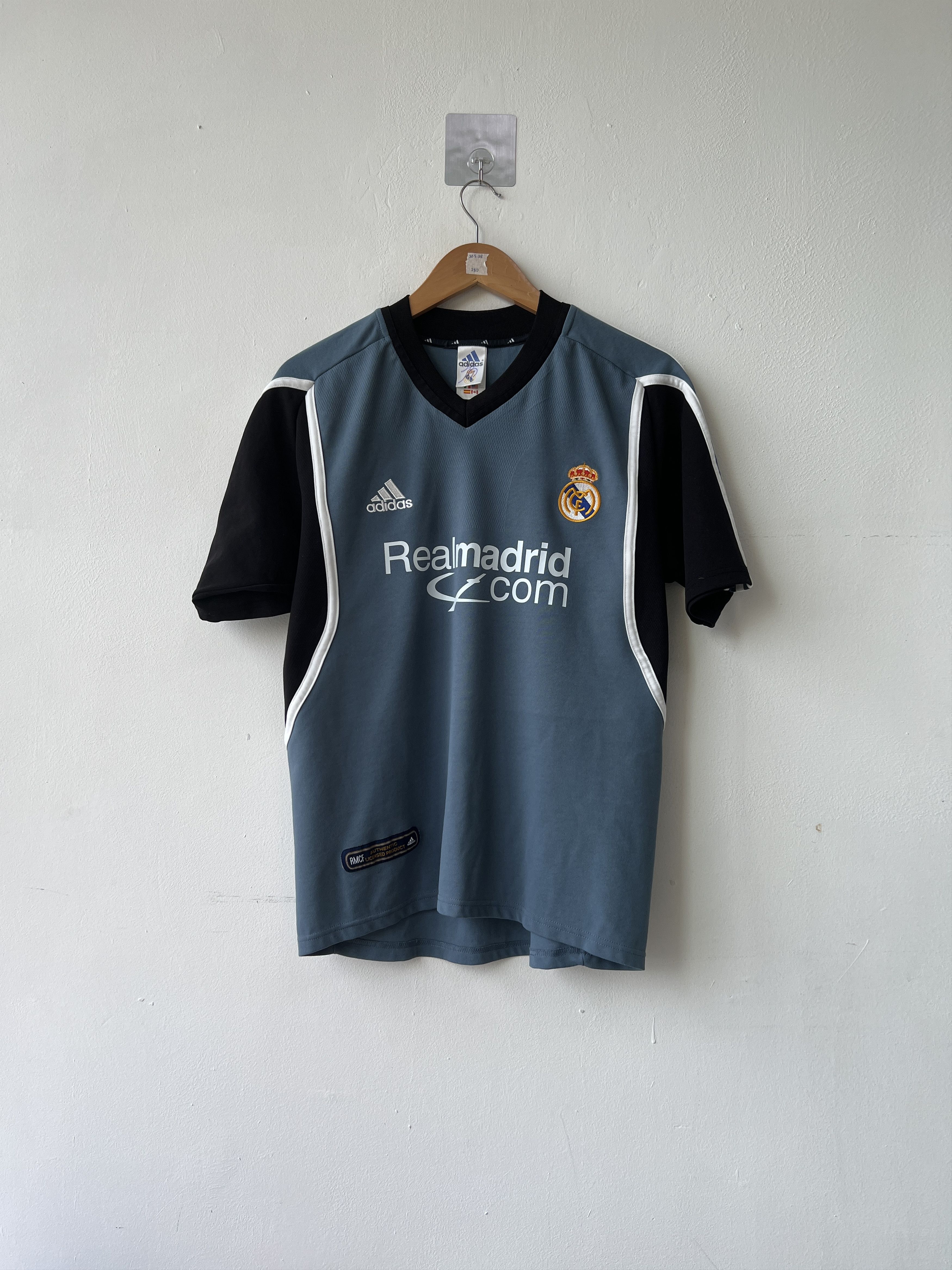Adidas (S fits M) Real Madrid 2001-02 Third Kit Zidane #5 Size US S / EU 44-46 / 1 - 2 Thumbnail